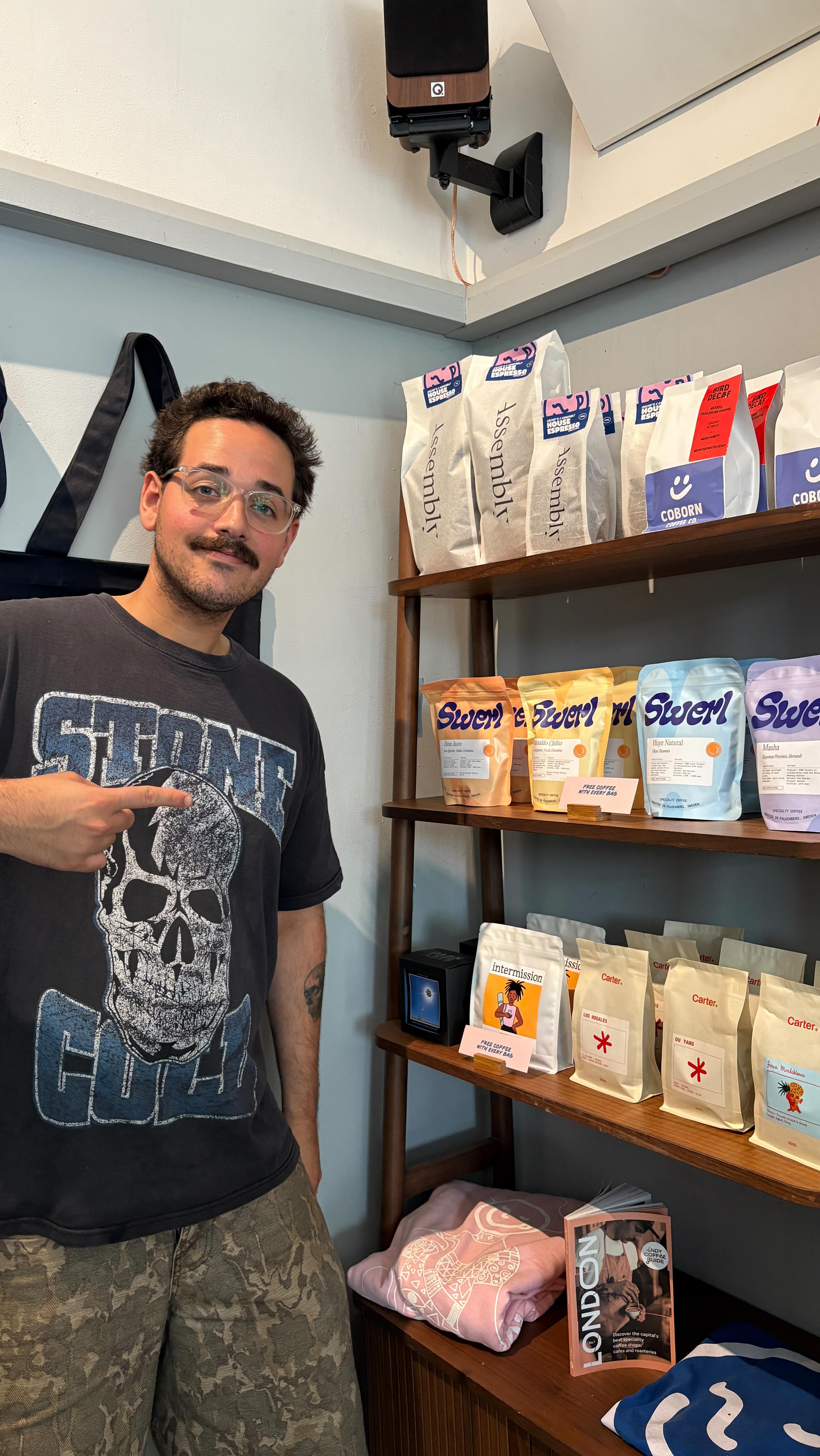 new guest roaster alert 🚨 kickflipping behind our bar and onto our retail shelf this week is the amazing @intermission.coffee - nothing but love for these guys, and their current offering is gnarly as anything. get it whilst it lasts because it’s flying out. here’s what we got on:
ESPRESSO
Chalatenango, El Salvador
Natural
Pacamara + Pacas
Papaya, Passion Fruit, Dark Cherry
BATCH
Cauca, Colombia
Extended Fermentation Washed
Castillo
Gooseberry, Elderflower, Peach
V60
Huila, Colombia
Lactic Washed
Typica
Banoffee Pie, Fudge, Forest Friit Liquor