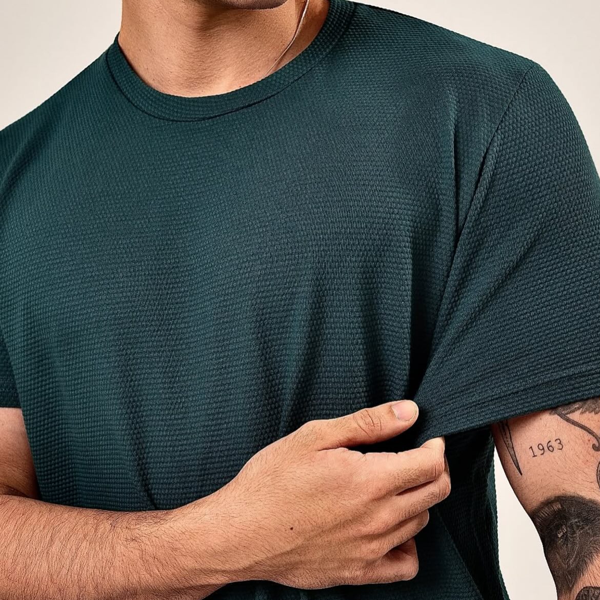 ✨ Nova coleção já disponível! ✨
Nossas camisas chegam com toque macio, textura especial e caimento impecável, perfeitas para quem busca conforto e estilo em qualquer ocasião.
Seja para o dia a dia ou para momentos mais marcantes, essa coleção foi pensada para realçar o seu visual sem abrir mão da praticidade.
👉 Venha garantir a sua peça favorita e sinta na pele a diferença de vestir bem!