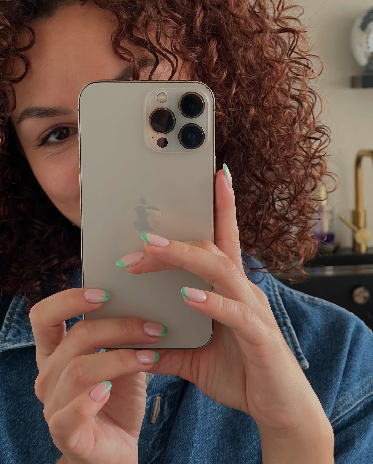 Vele van jullie weten dat ik slecht ben in het bijhouden van mijn Instagram. Ik ga proberen weer vaker wat inspiratie te posten.💚
Deze foto is inmiddels alweer een jaar geleden maar heb er al een aantal dames mee blij meegemaakt, in alle variaties.
LEVEL 2