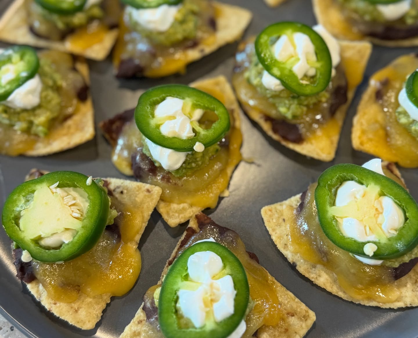 Bears Monday Night Football calls for a copycat Chicago fave - @depasadarestaurant nachos! #bears #gobears #beardown #mnf #mondaynightfootball #food #cooking #homemade #nachos #cheese #football #nfl @chicagobears