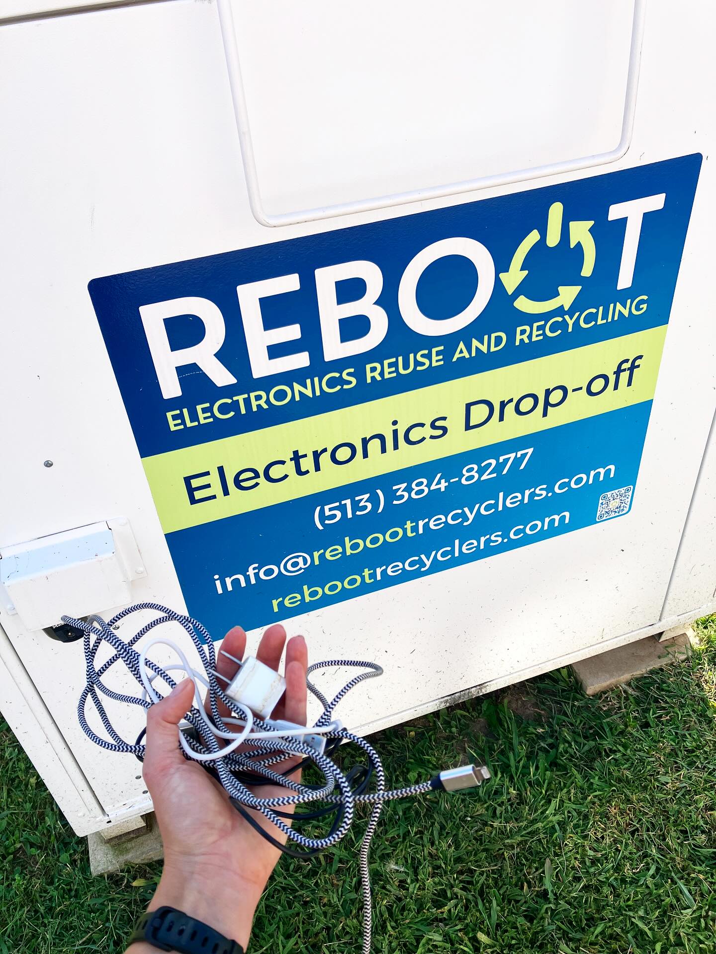 We collected 162 pounds in June, 590 pounds in July, and 314 pounds in August - which brings our summer total to 1,066 pounds!!
Even the smallest electronics can be dropped off in our REBOOT bin, 24/7. Every little bit helps!!