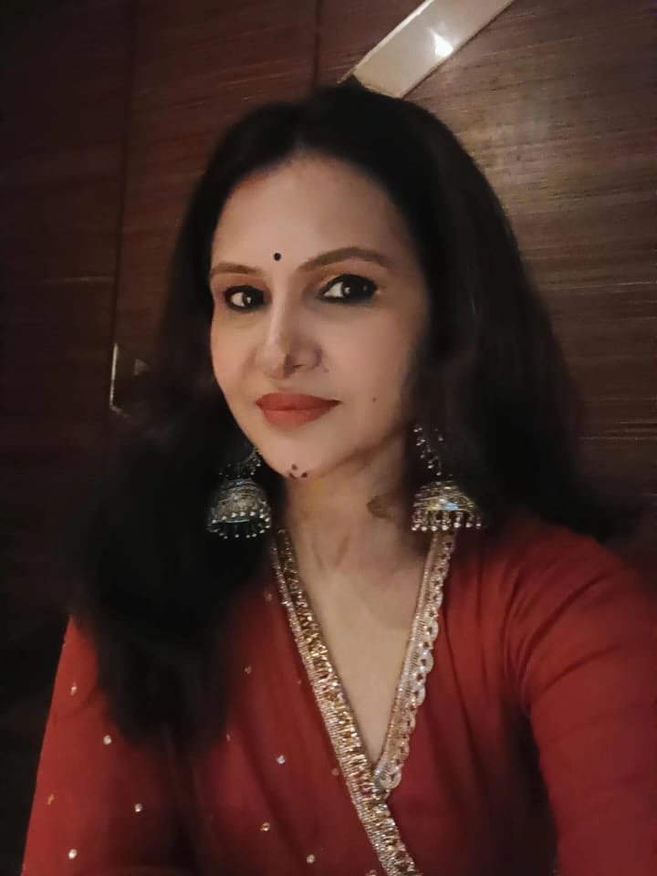 “Her smile says it all 🤍 #HappyClient”“Festive glow, Meera outfit, and endless smiles ✨”