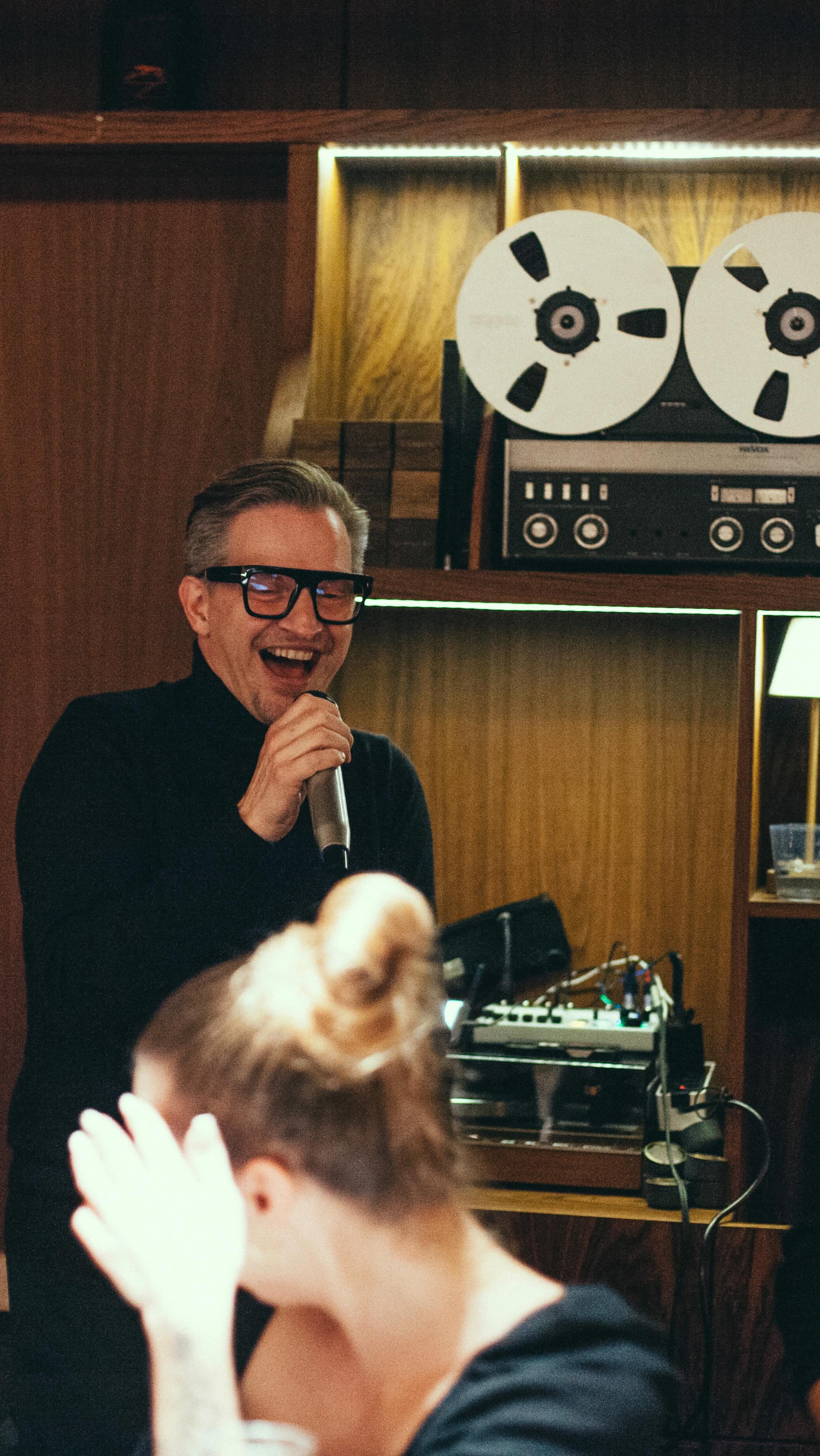 🎶 Jengis is back at Lvdwig Bar! 🖤🤩
Live music on Wednesday, Sept 3
& Wednesday, Sept 24, 8–10 PM.
Join us for great vibes, signature cocktails 🍸, and a night full of music. Reserve your table and don’t miss it! 🫶🏼😍
#lvdwigbar #cocktailbar #cocktailbarvienna #barsvienna #viennadrinks #viennabars