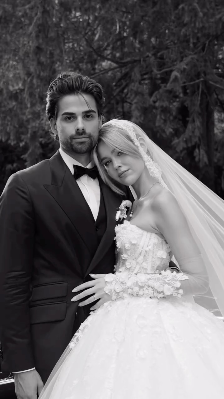 the beautiful wedding trailer of @millane & @christian.almasoud
huge thanks to @william_hesse for being such a great help on this day!
Design, Production & Planning: @bespokeuniqueweddings
Photographers: @danielgraf__ @marcokaylor
Content Creator: @adore.weddingcontent
Venue: @mosconibertani
Flowers: @la_fiorellaia
Food & Beverage: @lovebanqueting
Sound & Light: @showtimeverona
Make Up: @shari.mua
Hair: @florian_fuell
Live Music: @matrimoniinmusicaitaly
Stationary: @v.f_art_design
#weddingtrailer #weddinginspiration #weddingdetails #weddinginspo #luxurywedding #bridestyleinspo #weddingaesthetics #destinationwedding #italywedding #weddingfilm #weddingvideography #millane