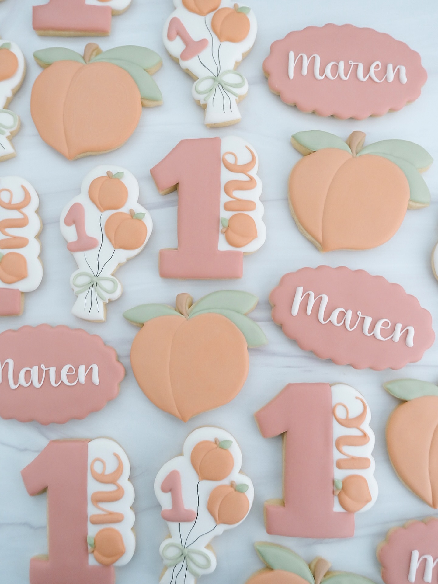 The sweetest theme for a lil’ georgia peach 🍑
#atlantasweets #atlantabaker #cookiesatlanta #decoratedcookies #cookieart #smallbusinessatl #peachcookies #onesweetpeach #birthdaycookies