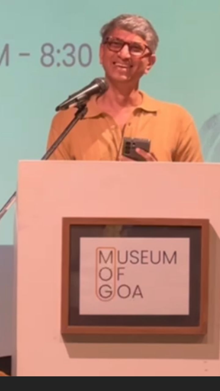 Grandmother Tongue (IYKYK)
I only remember my grandmothers words
Tonak Lang
Malkiryaat
Tujo Mai cho gho yong gharaa
Mai zoynacho
Saibinni
Pai che kaazaar
Bonkaan Bott
I only remember my grandmothers words
Really enjoyed reading my poems for Poetry Nights Goa @museumofgoa
What were your grandmother's words? 🙂