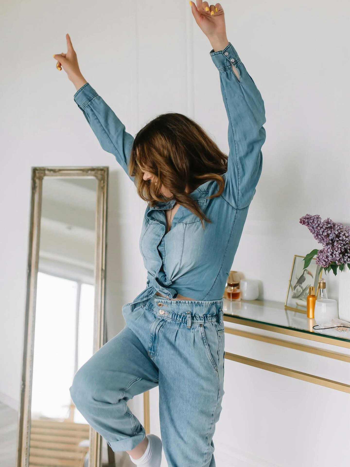 Music doesn’t just play in the background — it rewires us…
Tap the link in bio to read the full article on how music moves us - body, mind and soul.
https://www.younorthernbeaches.com.au/post/the-soundtrack-of-the-soul-how-music-moves-us-and-messes-with-us
#MusicAndMentalHealth #HealingThroughMusic #SoundTherapy #MusicForTheSoul #MentalHealthAwareness #MindBodyMusic #EmotionalHealth #BinauralBeats #TherapeuticSound #FrequencyHealing #WellnessTools #NeurodivergentSupport #EnergyHealing #MusicIsMedicine #VibrationHealing #SelfSoothing #ModernMystic #TraumaInformed #ConsciousLiving #YouNorthernBeaches #MusicPsychology #BrainOnMusic #SomaticHealing #NervousSystemRegulation #CognitiveWellness #AuditoryTherapy #HealingFrequencies #MusicInfluence #SoundscapesForHealing #scienceofsound