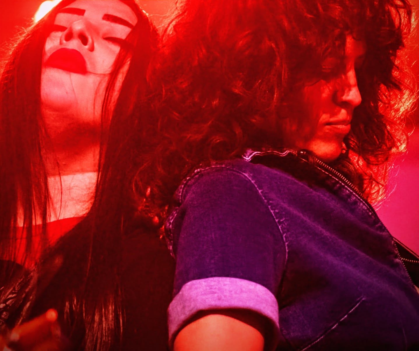 LOVING this shot of GRITTY IN PINK @grittyinpinklife at this summer's MOCA MUSIC!! ๐ธโจ
๐ธ: MOCA @moca
#moca #grittyinpink #losangeles #pink #rock #hair