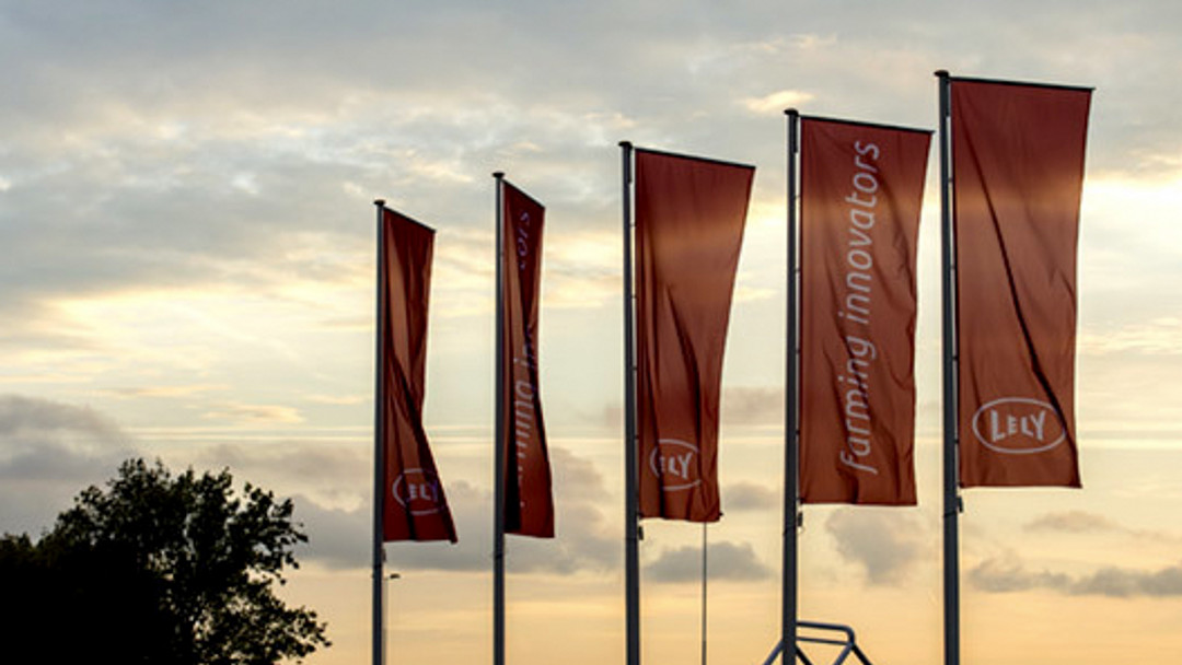 ✨ Møt Flaggbutikkens vakre produkter og la oss hjelpe deg med å skape unike reklameflagg som skiller seg ut! 🇳🇴 Enten det er til utendørs eller innendørs bruk, våre flagg kommer med høy kvalitet og bærekraftige løsninger. Oppdag hvorfor vårt håndverk og nye teknologi gjør forskjellen. Hva med å tilpasse et flagg til ditt neste arrangement? 🙌
➡️ Link i bio!
#Reklameflagg #Innovasjon #Bærekraft #Flaggbutikk #Kvalitet #Design #Flagg #Agder #Akershus #Buskerud #Finnmark #Innlandet #MøreOgRomsdal #Nordland #Oslo #Rogaland #Telemark #Troms #Trøndelag #Vestfold #Vestland #Østfold