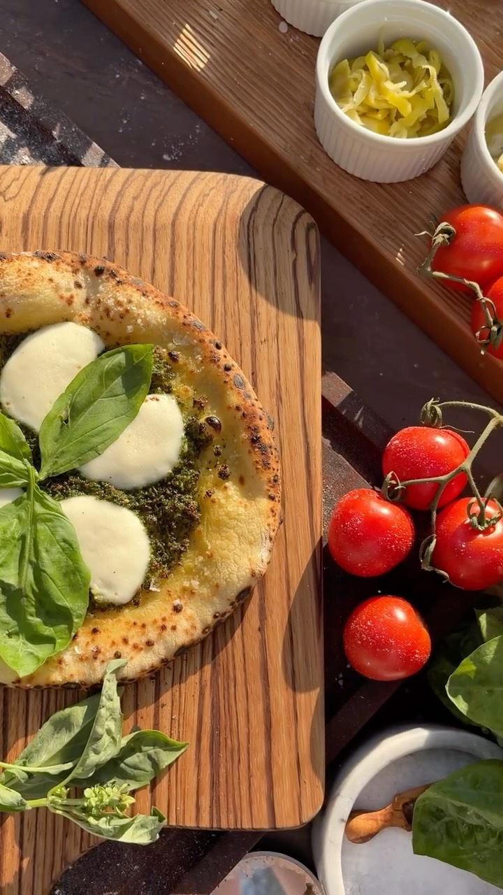 Now that we don’t have to worry about our summer bodies… bring on the pizza 🍕 carbs don’t count in fall, right?
-
-
-
-
-
-
-
#privatechef #pizzaislife