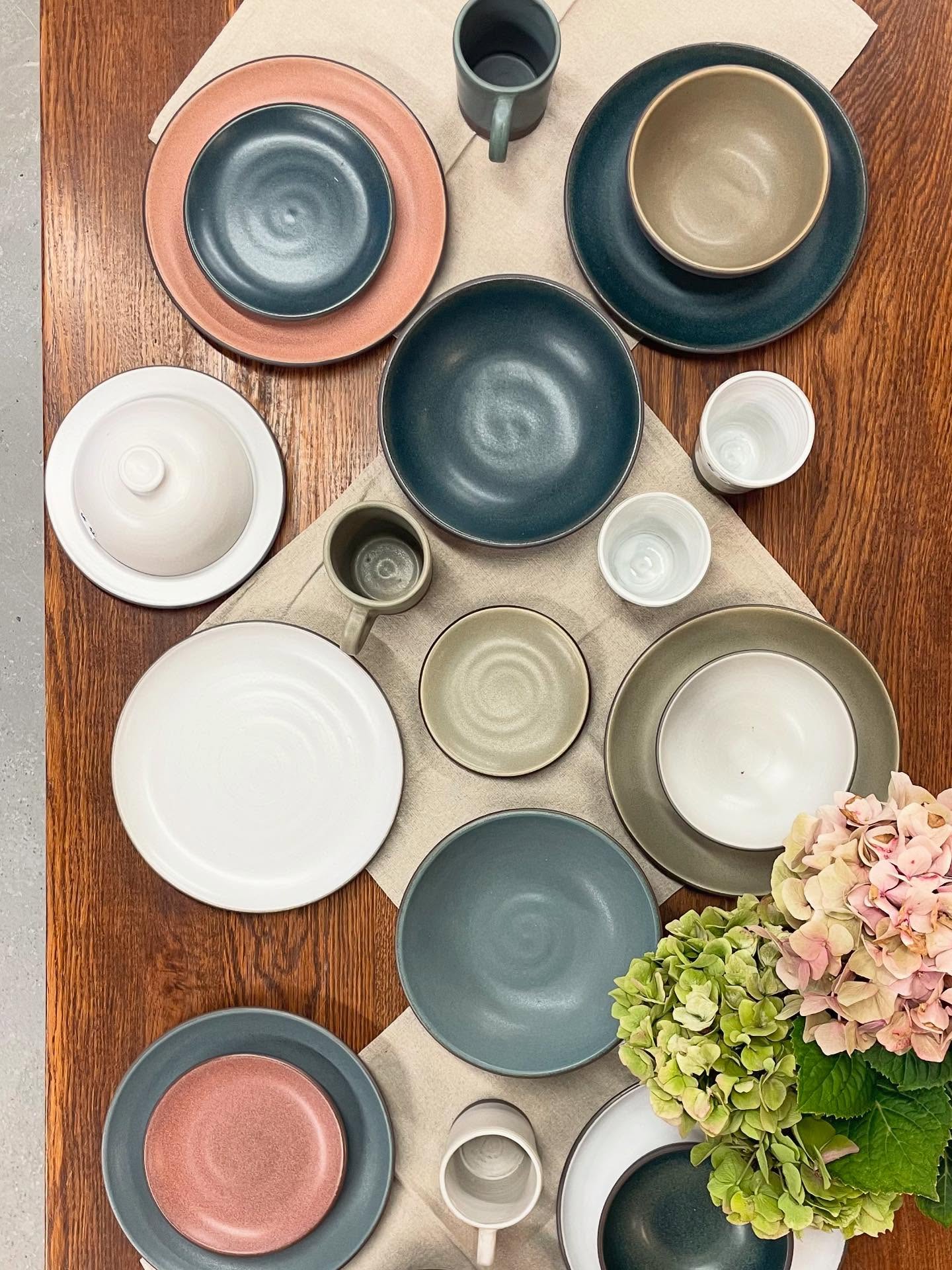 Rich autumnal colours for this open studio sale. Are you coming?
#handmade #ceramic #studio #dinnerware #pottery #potter #london #sale #plates #mugs #cups #bowls