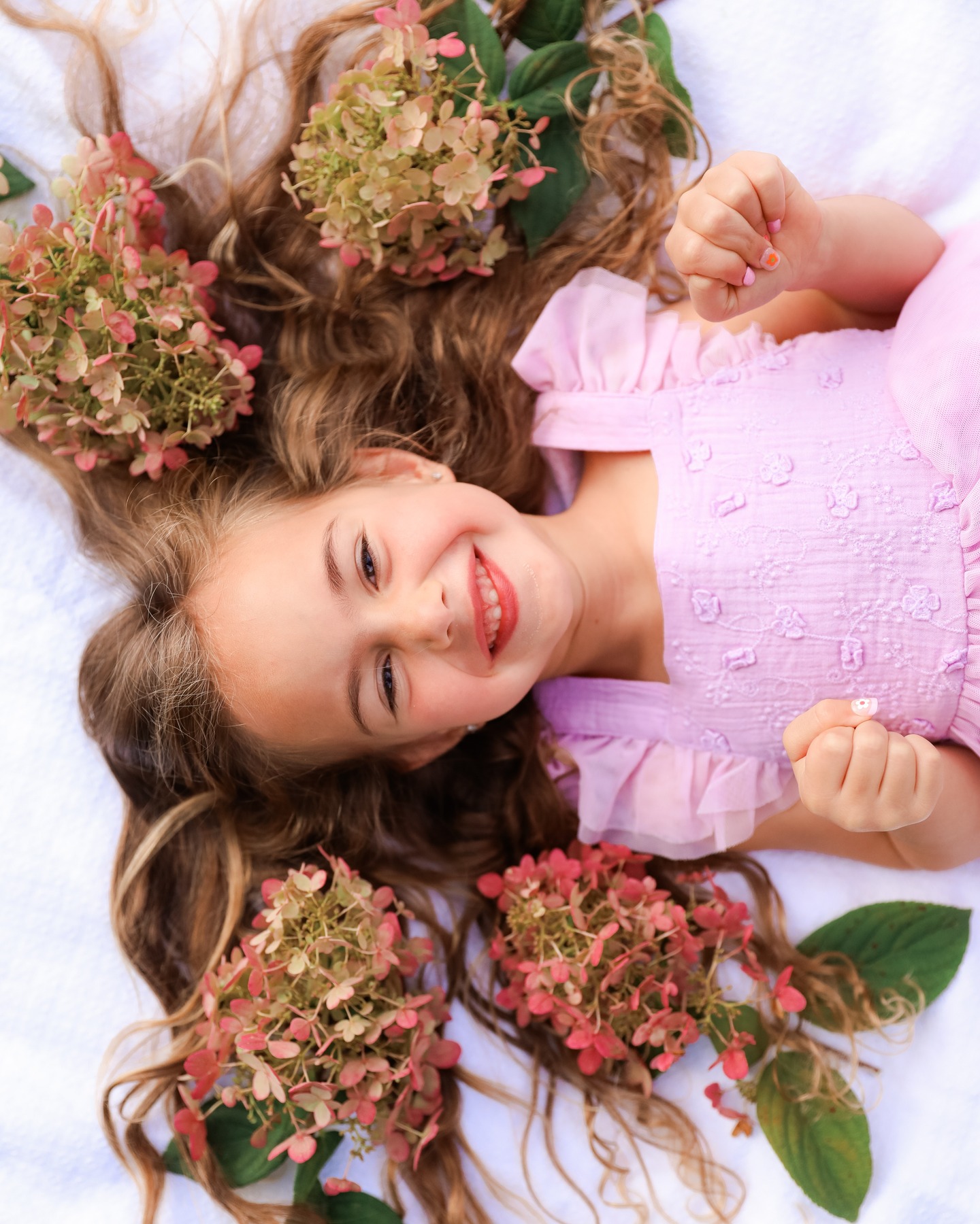 Family photos don't have to be boring! Love adding a fun, creative element!