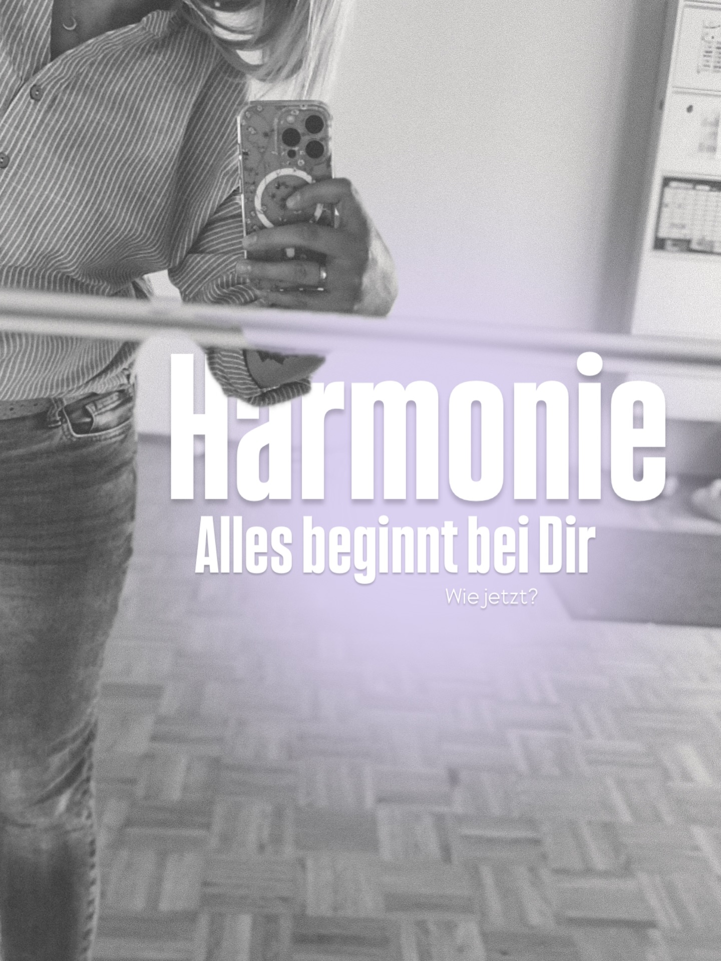 Das Gesetz der Harmonie sagt:
Alles beginnt bei dir.
So wie du dich innerlich ausrichtest, so erlebst du auch dein Außen.
Klar, das hast du bestimmt schon mal gehört – und trotzdem vergessen wir es manchmal im Alltag.
Nicht die Umstände sind disharmonisch, sondern unsere Einstellung dazu.
Ich versuche deshalb, tiefer zu schauen, wenn mir etwas unangenehm begegnet.
Statt sofort zu kritisieren oder die Schuld bei anderen zu suchen, frage ich mich:
👉 Was hat das gerade mit mir zu tun?
👉 Was will mir diese Situation zeigen?
Denn am Ende ist alles eine Spiegelung.
Und die Lösung finde ich dort, wo das Problem entsteht: in mir. ✨
Wie gehst du mit Disharmonie um – suchst du zuerst im Außen oder schaust du nach innen?
Verfällst du im Drama oder bist du Reflektiert?
Ich verfalle oft im Drama. Aber ich kenne die Lösung und kann zumindest im Nachhinein in einer emotionalen Neutralität mittlerweile ganz gut reflektieren und erkennen, was ICH SELBST ändern kann an der Situation.
Also hau raus: DRAMAQUEEN 👑 ODER DISKOKUGEL? 🪩
Verrate es uns in den Kommemtaren ⤵️
Ich lache auch gerne (wenn auch still und heimlich) dann schon mal über mich selbst 🤭
Die Harmoniekarte habe ich heute intuitiv gezogen und hab mich selbst wiedererkannt und wollte es deswegen gerne mit euch teilen.
#innererfrieden
#harmonieimleben
#mindsetshift
#selbstreflexion
#persönlichkeitsentwicklung
#selbstbestimmt
#mutmacherin
#deinpotenzial
#herzundhustle
#growthmindset