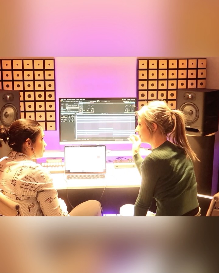 🎛️👩🏼💻 @sonoproacademy
Appreciation and goodbye post to my job for the last 7 years. I can’t explain how much I’ve grown as a human but mainly as a professional, it’s crazy how much you learn when you start teaching.
I need to thank this place for all the growth it has given me and all of the team for creating such a homely environment and always be there to give a hand, I hope I was able to give back as much as I got.
See you soon!
Teacher of Music production and Music for Film and Video games - Sonopro Barcelona : 2018 - 2025 🥲
