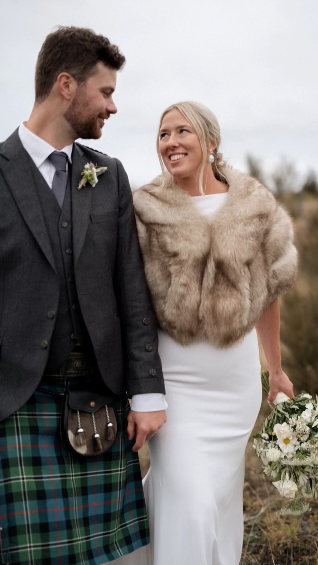 Genuine moments from L&D’s wedding. We loved being part of it. 📸 @micimageweddings