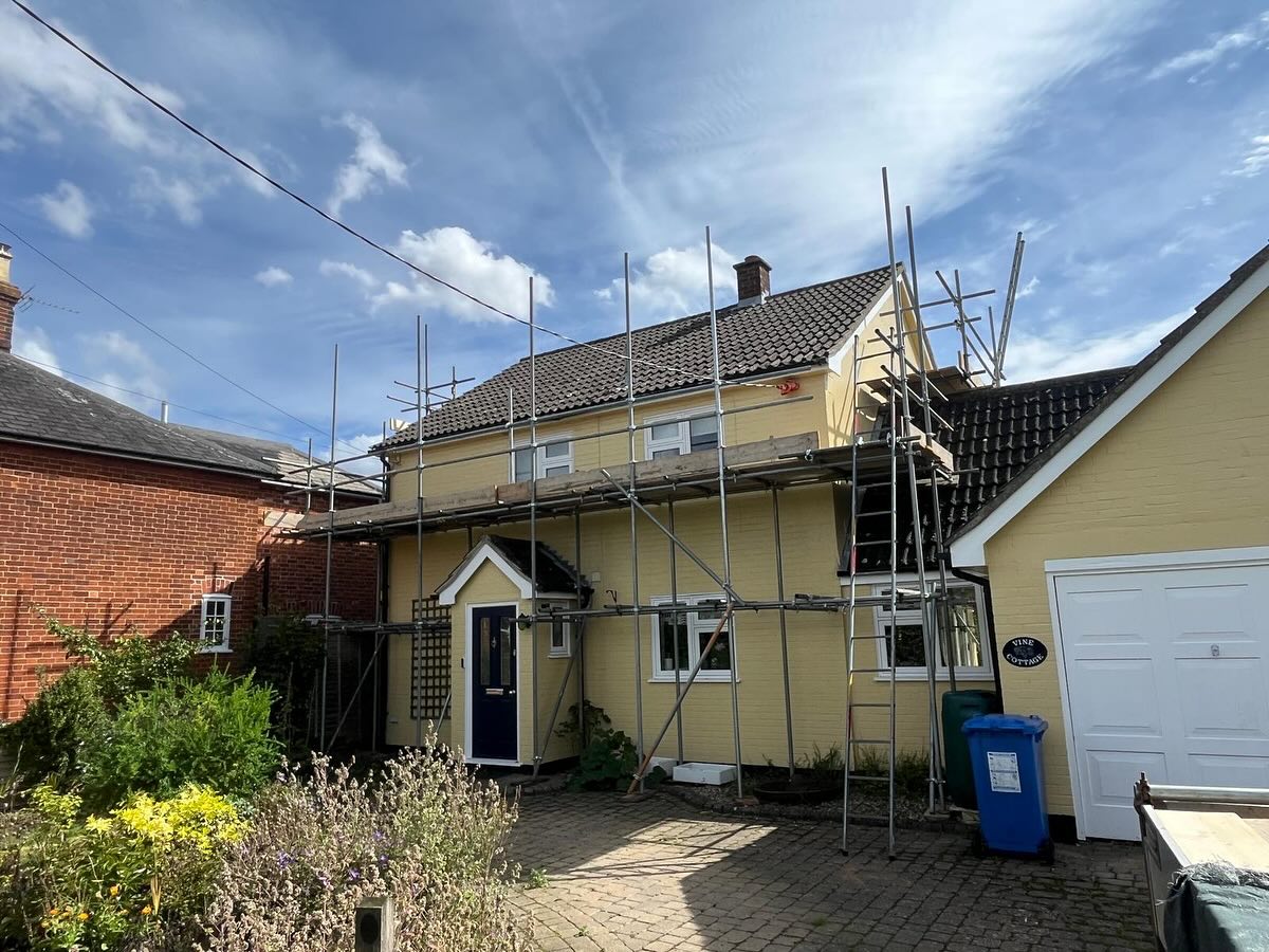 ⭐️Another scaffold erected to meet our clients requirements and expectations, this scaffold has been erected ready for a full new roof line⭐️