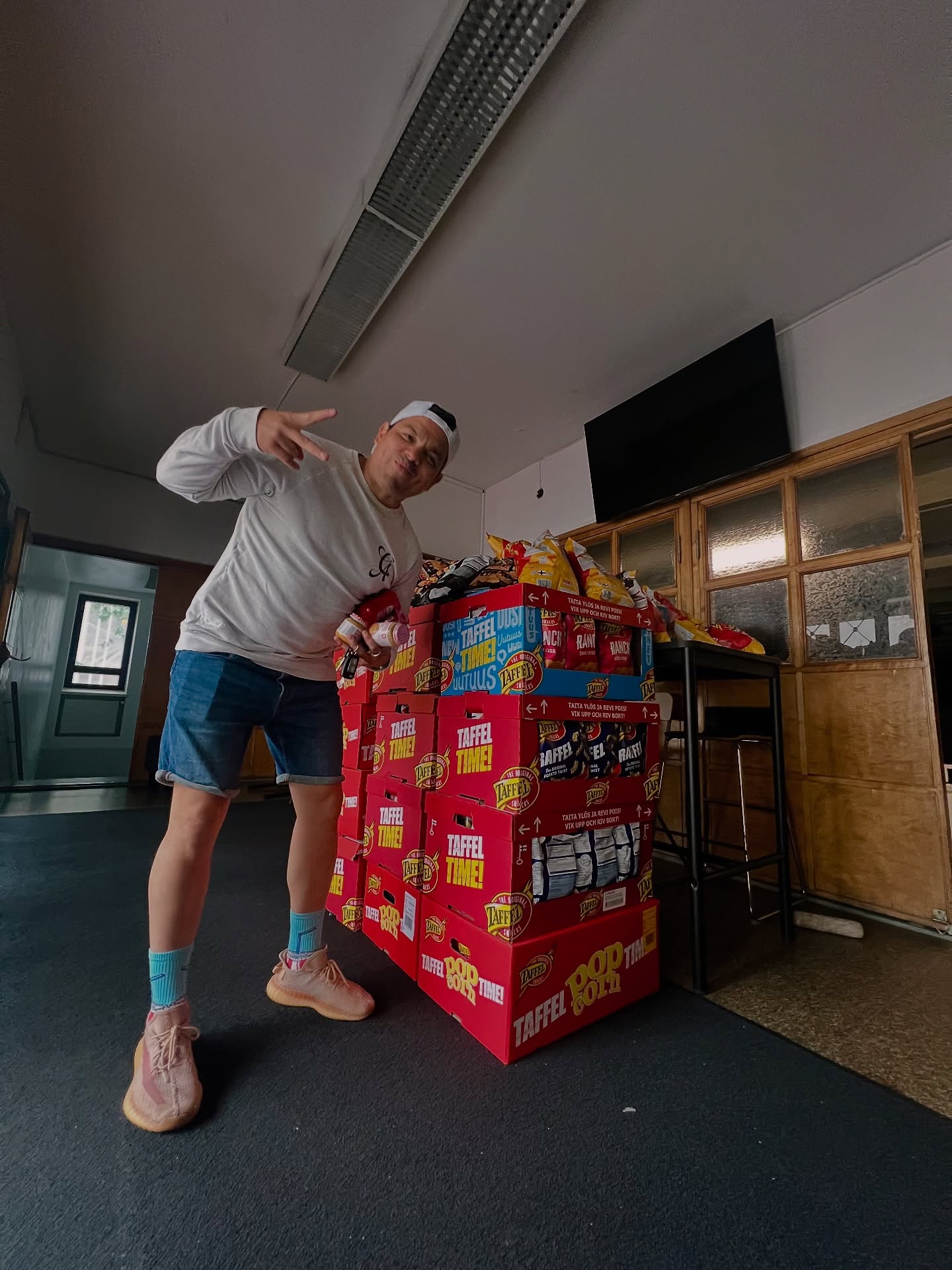 SYKSYN SIISTEIN TAPAHTUMA: 🚮ROSKAPÄIVÄ 2025 - tj 4 päivää
Onhan lauantai 6.9. jo kalentereissa? #roskapäivä2025 on koko Suomen yhteinen tapahtuma, jossa rohkaistaan ihan meitä jokaista tekemään hyvää = keräämään vaikka vain yksi roska pois luonnosta 👏
Cleaning Angels on mukana järjestämässä päätapahtumaa Helsingin Kalliossa ja oot tervetullut mukaan myös tänne 🔥 Mukana siivoustapahtuman lisäksi puhujia, artisteja, lastenohjelmaa, kahvia, herkkuja ja vaikka mitä!
Lisätietoa ja ennakkoilmoittautuminen Roskapäivän Facebook-sivuilla. Linkin löydät myös meidän biosta 🔗
Kiitos jo etukäteen kaikki mukaan osallistuvat, paikalle tulijat ja tietty yhteistyökumppanit @partioaitta @teamagency.fi @resqclub @bellakirppisvallila @paristokierratys @sykeresearch @seiffi_palvelu @taffelsuomi @chebalebaman @hakuhagge @el_miguuu @kohdehelsinki