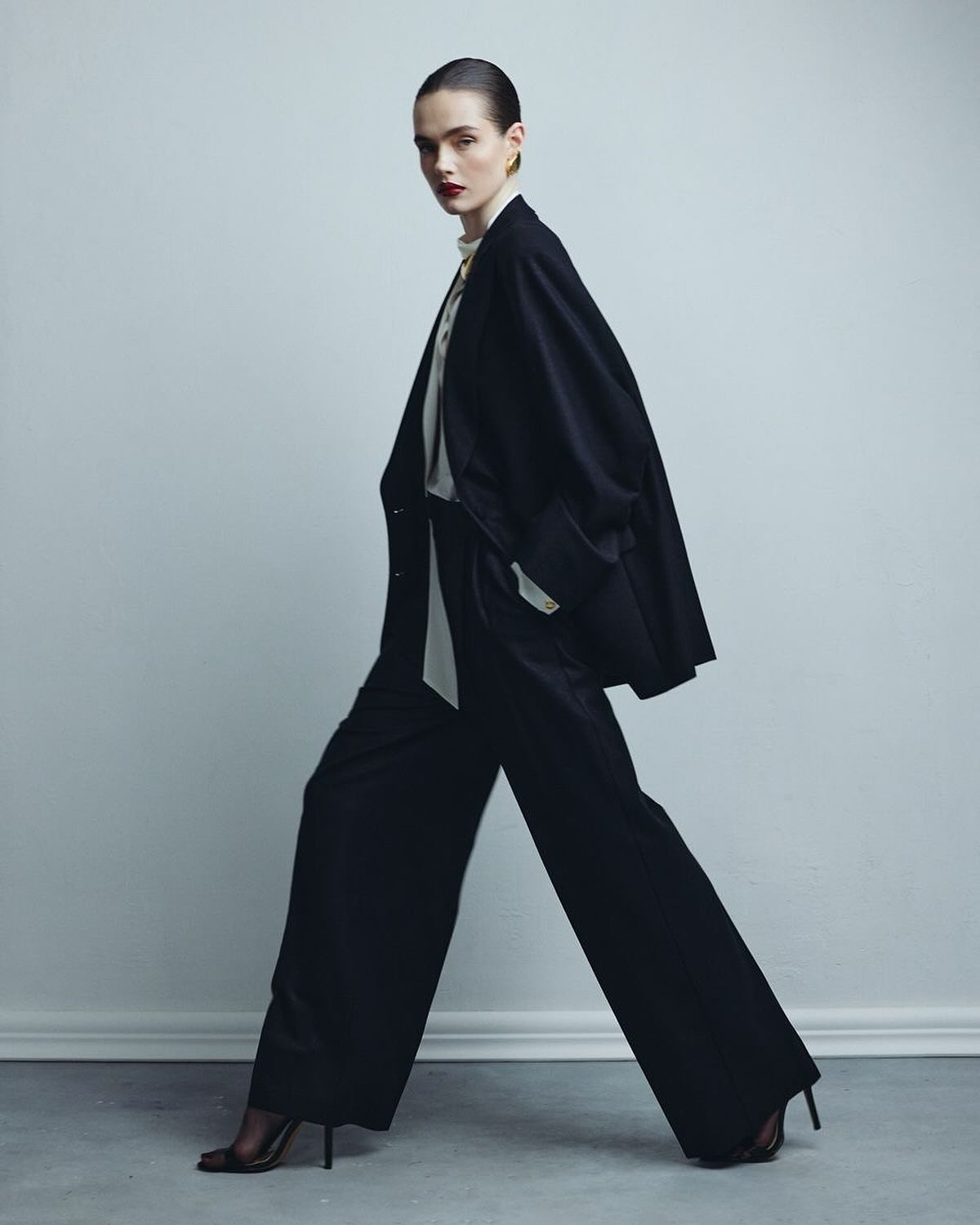 ✨ We are Hiring: Head of Research – @modeexecutive ✨
Mode Executive is expanding, and we are looking for an experienced Head of Research to join our team.
This role is key to sourcing and headhunting management through to C-level talent across international markets, working closely with our founders to strengthen our reputation as a leading executive search consultancy in luxury fashion, lifestyle, and creative industries.
✅ What we are looking for:
🔹5+ years’ recruitment experience (agency or in-house)
🔹Strong retail/fashion recruitment background – head office (retail a bonus)
🔹Proven track record at management to C-level hiring
🌟 What we offer:
Hybrid working (1 day office, 4 WFH) I Early finish Fridays | Competitive salary + commission + annual share bonus
📩 Apply now by sending your CV to executive@modesearch.co.uk
•
•
•
#Careers #Jobs #Fashion #Recruitment #London