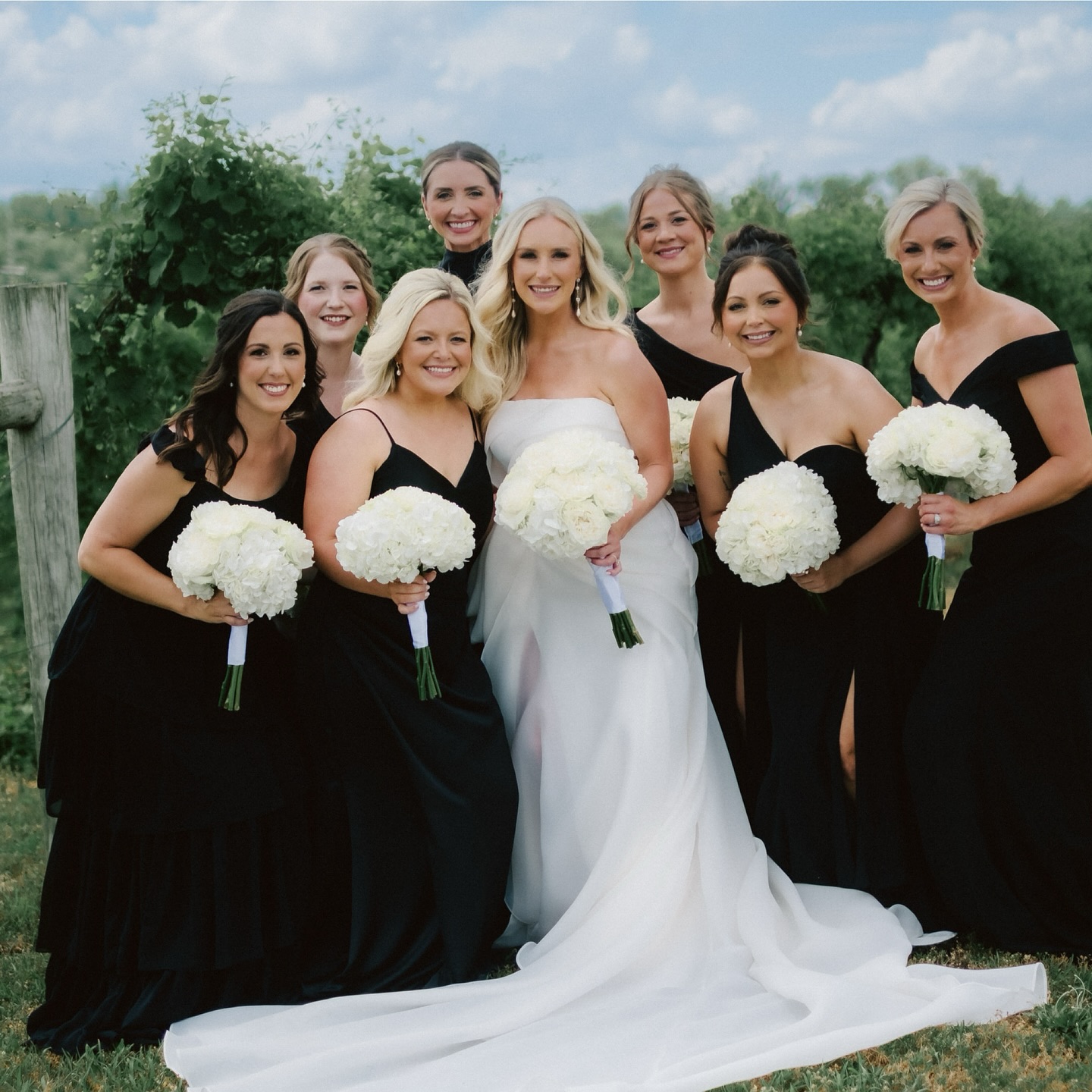 B R O O K E 🤍 6.28.25
a classic beauty, just elevated! 🫶
my flawless bride and her bridal party, glowing under the summer sun at the chateau, I mean c’mon!! ✨
mua- @muachelseakay
assisting mua- @mocasesthetics
PHOTO- @thelangco
hair- @beauty.and.the.braid
venue- @chateaudepique
#muachelseakay #indianapolisbridalmakeup #indybrides #indianamakeupartist #professionalmakeupartist #bridalmakeup #lousivillemua #cincinnatibride #travelmua #bridalmua #destinationmua