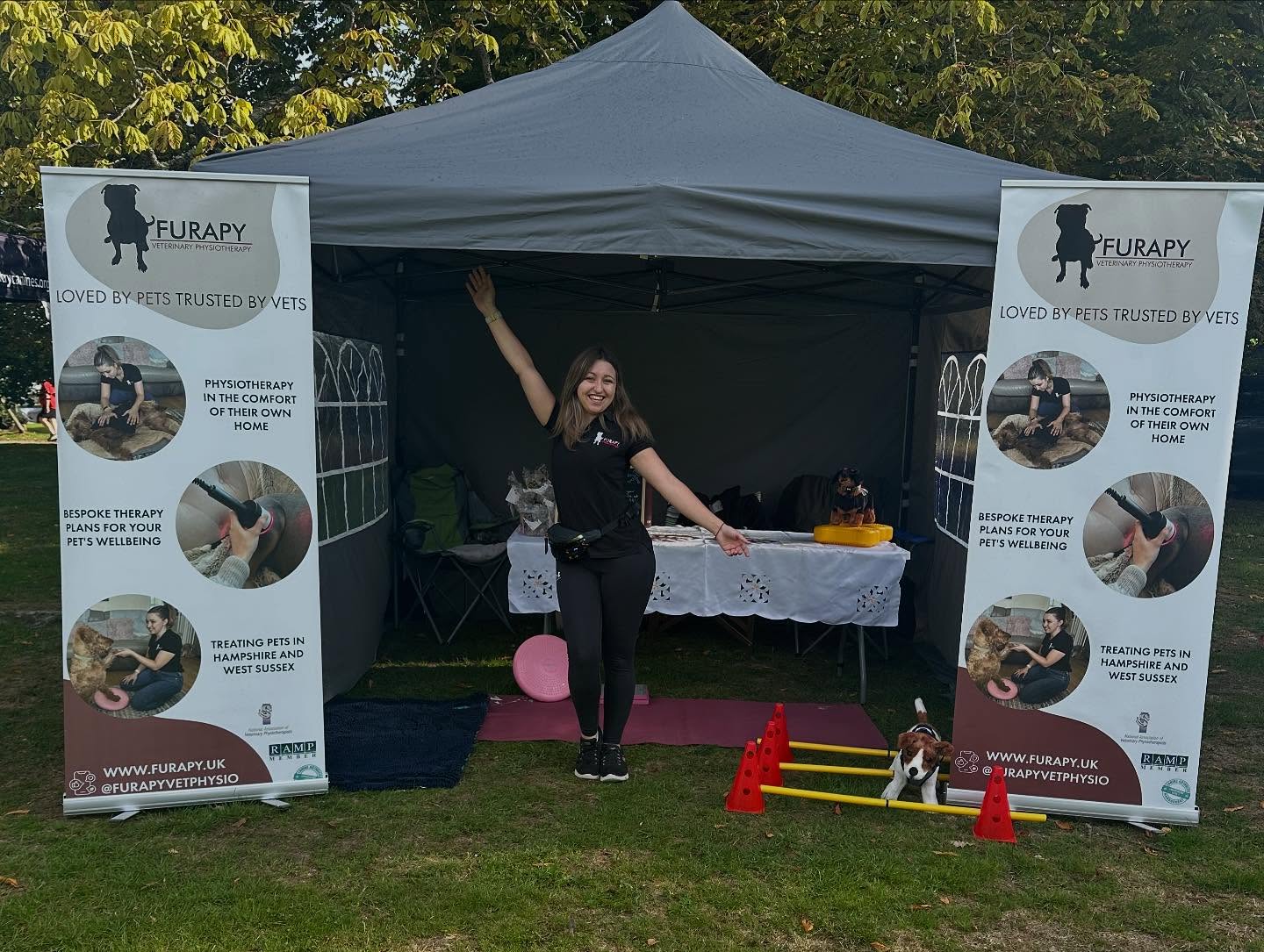 What a great day at Bark at @stauntoncountrypark 🐾
So busy today, Amazing! Lovely to meet so many gorgeous doggies and their humans, give out some advice and chat about the benefits of physio!
The many puppy cuddles were a great bonus 🥰
Look forward to seeing my new clients soon! 🐾