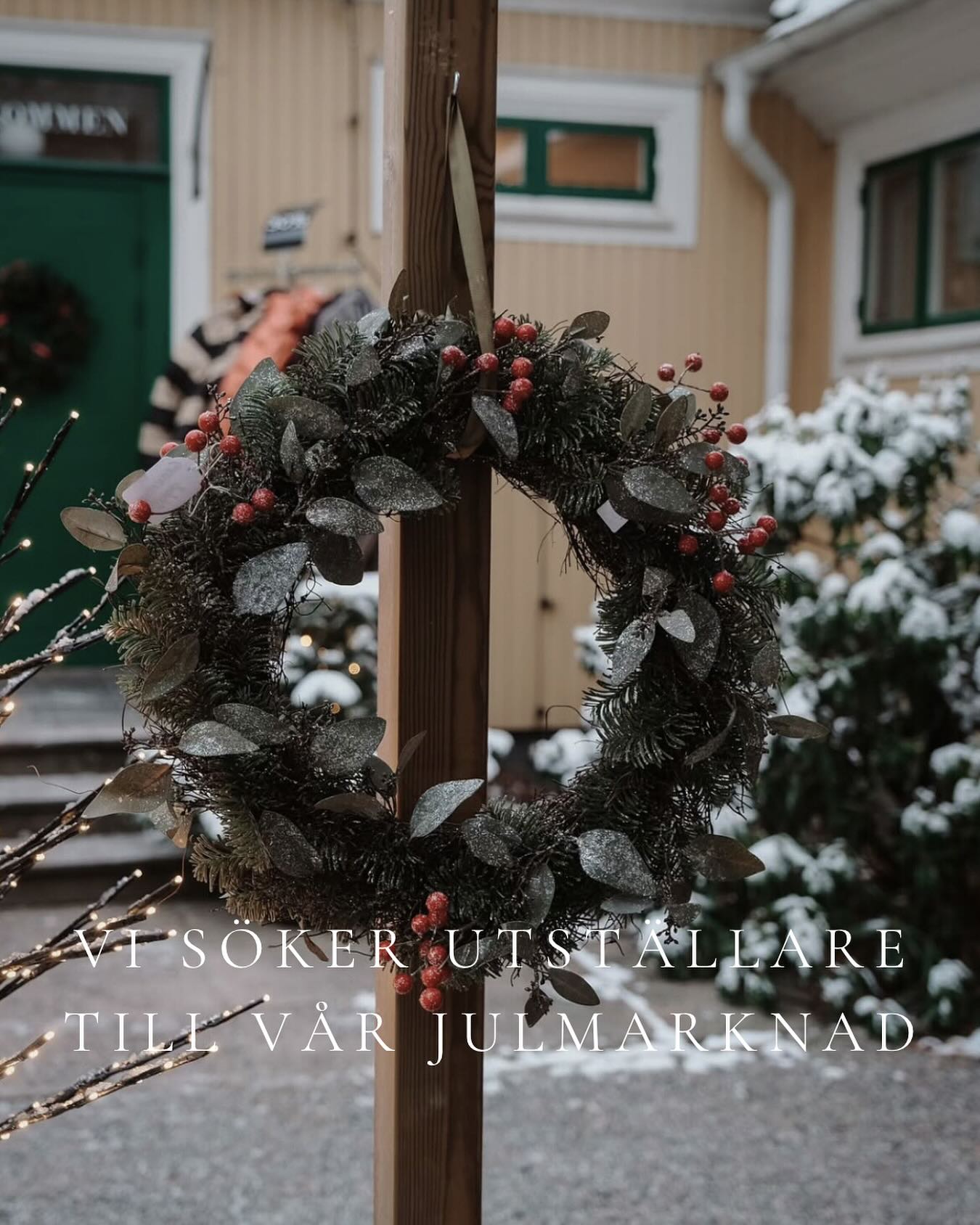 ✨ Julens magi på Villa Ed ✨
Den 1:a advent är det dags för vår årliga julmarknad – en tradition fylld av stämning, dofter och inspiration inför julen 🎄✨
Vi söker nu utställare som vill vara med och skapa en härlig marknadsdag hos oss. Är du hantverkare, konstnär, matproducent, kreatör eller driver du ett företag med produkter som passar julens anda? Då är du varmt välkommen att anmäla ditt intresse!
📅 Datum: 30 November – Första advent
📍 Plats: Villa Ed, Upplands Väsby
👉 Skicka din anmälan eller frågor till info@villaed.com
Låt oss tillsammans skapa årets mysigaste julmarknad ✨🎁