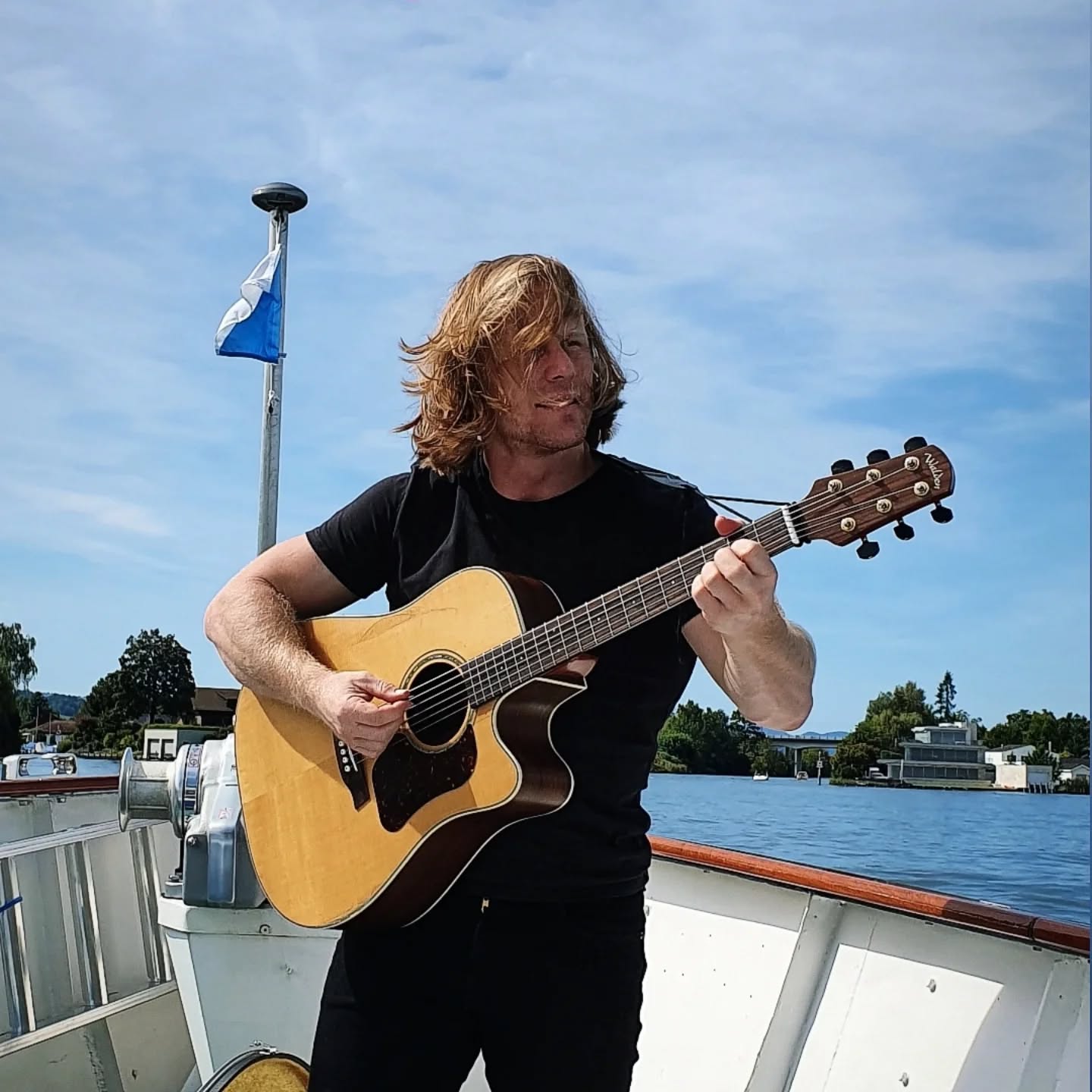 🏁Finish Line🏁 4 Gigs in 38 hours🥳 Thanks to:
@dorffest_guensberg @sensler_bierwanderung
@dreilindenstgallen
@white.pearl.cruises
#thatwasfun
#singerlife
#acousticguitar
#vocalsandguitar