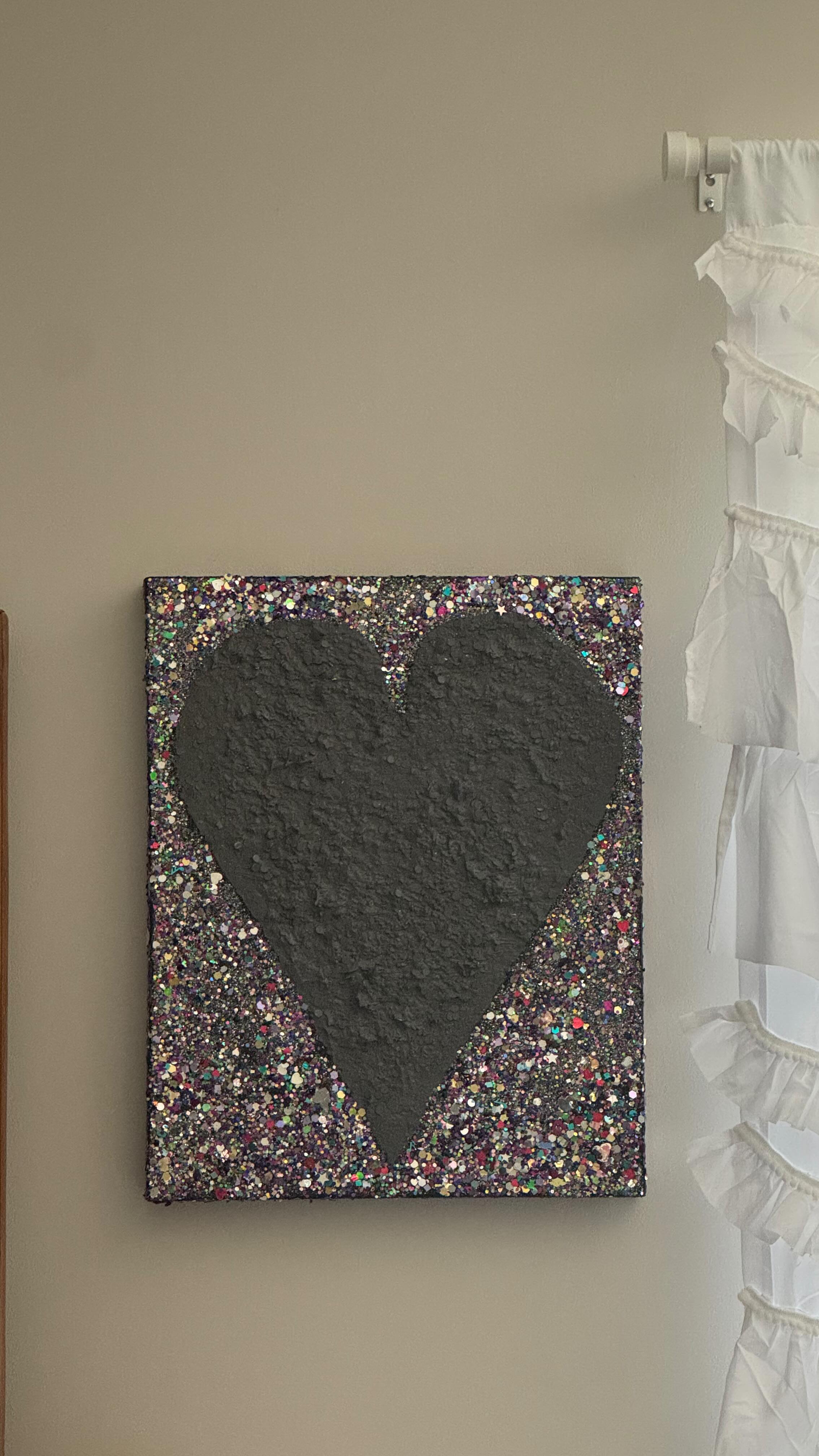 Allow yourself to feel what you feel 🎨
Give yourself time and space to feel and be with all that’s there especially after a big loss.
When we allow ourselves to process and move the energy in whatever way then we don’t store it in the tissues of our body.
So express the feeling however it wants to come through. And then notice how you feel.
Putting together some in person & virtual workshops, one will be focusing on healing through art. This is not about being an artist (though we all are), but the idea of using art to express what the subconscious mind wants to bring forth. If you’re interested message me and I will you put you on the waitlist.
#art #therapy #coach #mind #wellness #coaching #create #heart #healing #energy #guide #release #clear #space #workshop