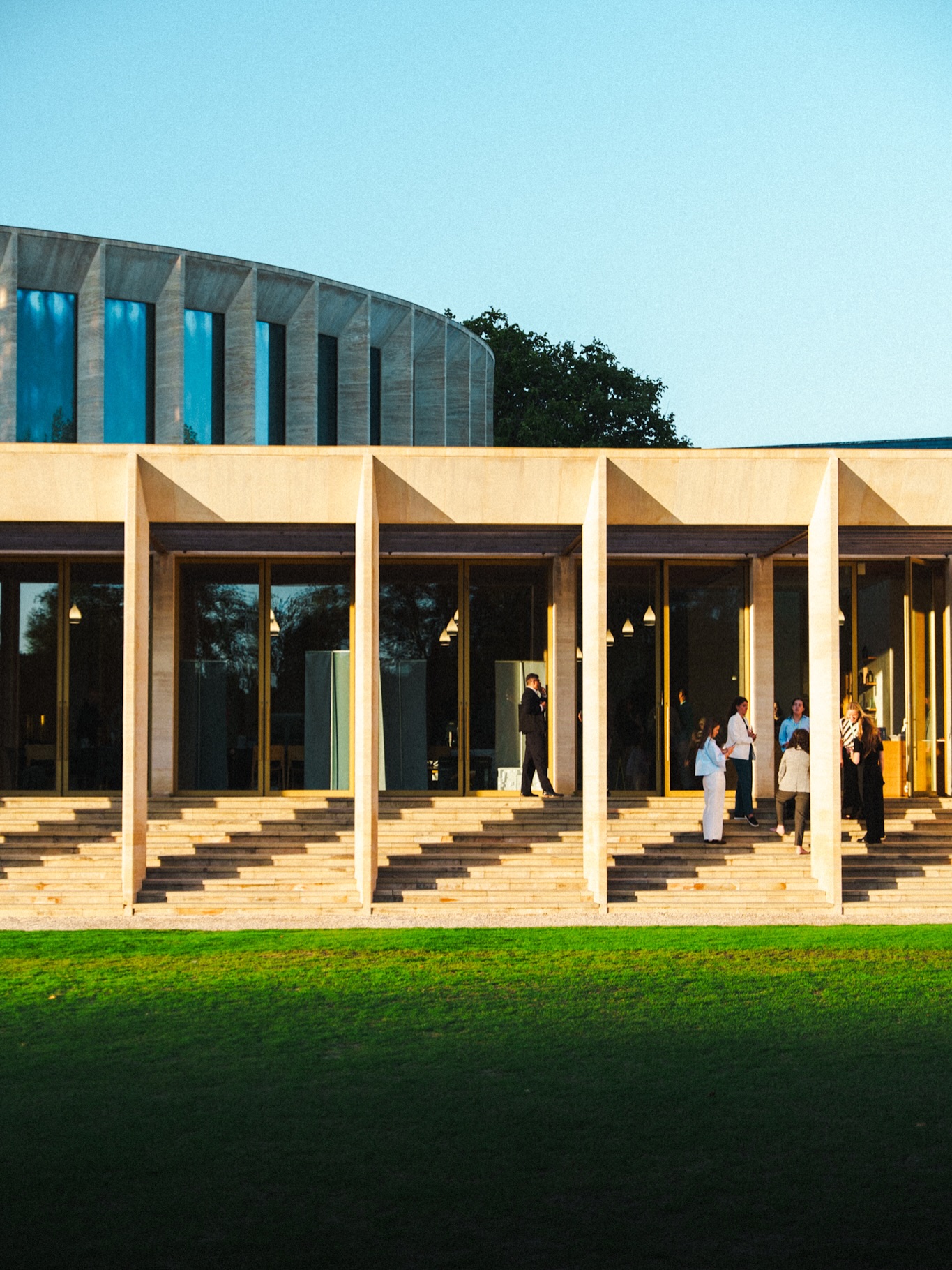 A great few days shooting interview and highlights content in Oxford this week with @sharp.films at a medical symposium.
.
.
.
#Oxford #MedicalSymposium #EventVideo #EventFilming #VideoProduction #EventHighlights #BehindTheScenes #Filmmaking #ContentCreation #VideoShoot #MediaProduction