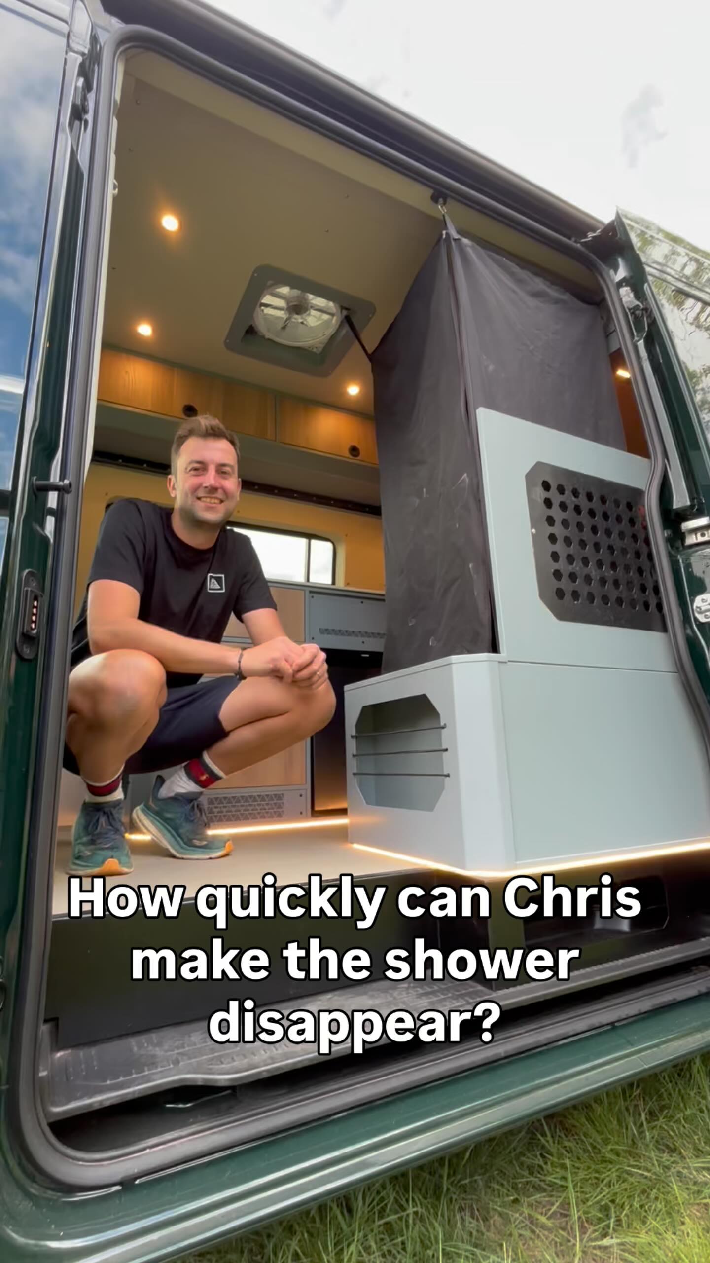 Our pop up shower is super easy to use. There when you want it, and gone when you don’t. Would you have one in your van?
#onyxvansuk #vanlifeuk #adventurevan #4x4camper #craftercamper #offgridcamper #vaninspiration #nomadlife #mantge4x4camper #mantge