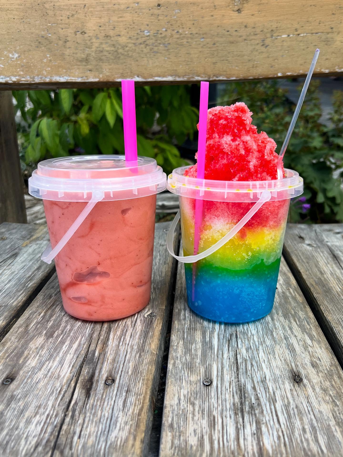 BUCKET SALE ๐คฉ Saturday 9/13 - Grab a cute 34oz Bucket of one of your fav menu items! Snow Cone Bucket $6 โจ Bubble Lemonade Bucket $7 โจ Smoothie Bucket $7 โจ Root Beer Float Bucket $8 (Coke & Dr. Pepper also available) โจ LIMITED BUCKETS AVAILABLE! Once buckets are sold out, then the deal is over so be sure to stop by! ___ #grandlake #colorado #icecreamshop #smoothie #float #snowcone #grandcounty #granby