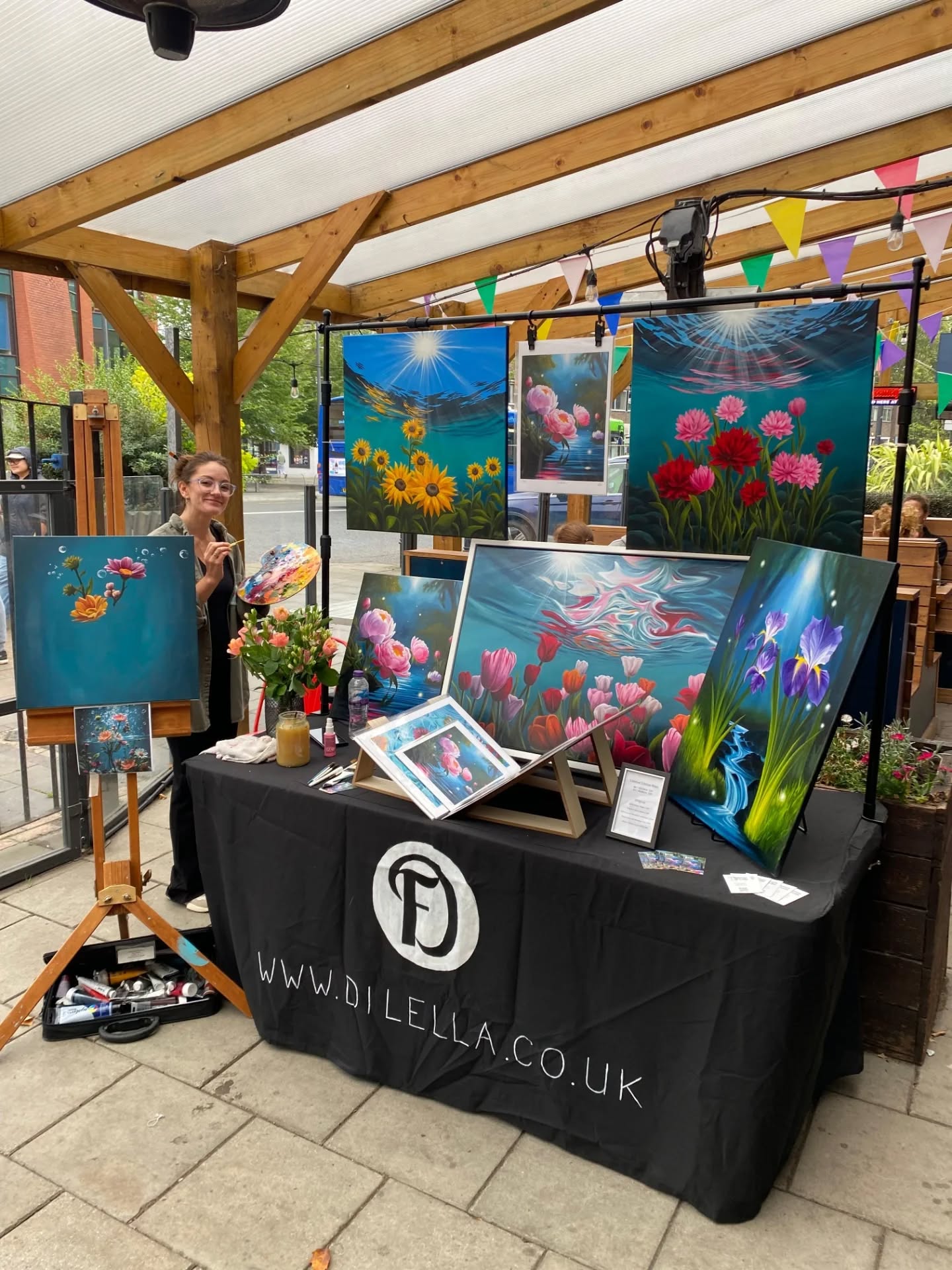 🌸✨ What an incredible weekend at Swindon Paint Fest 2025! I’m still buzzing from all the love and kind words, so many of you stopped, smiled, and told me how much my paintings spoke to you 💙. Moments like these make all the hours in the studio so worth it.
If you missed me this time, don’t worry, my next stop is Swindon Open Studios venue 47
(Great Mooreleaze Farm, The marsh,Wanborough, SN4 0SW) on 20th & 21st September.
Come along, say hi from 12-7pm, and see my latest work in person and watch as I paint live 💐 Originals and Print will be available to buy.
Thank you for making me feel so supported, it truly means the world 🥹💫
#swindonopenstudios #artexhibitions #livepaintingevent #artforsale #artcollector