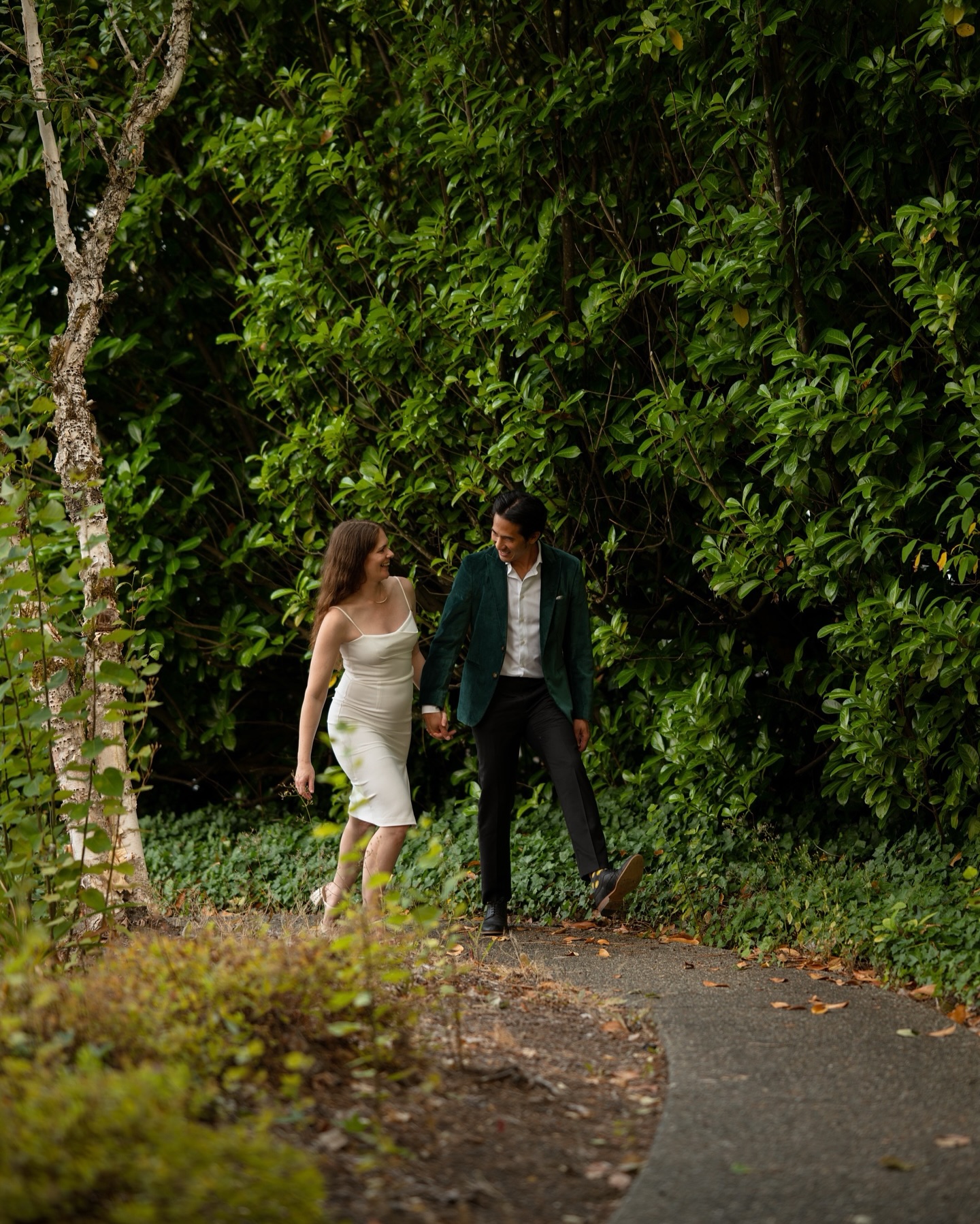 These two eloped a few months prior in these same outfits but never got photos. They also didn’t have their family from all over the globe to join them, so they decided to rent a house on Kitsap Lake and get the family together to celebrate. The way this family came together was so beautiful! It was like they were all destined to be family. Since eloping they found out they are expecting! 🤍🫶🏼🤍