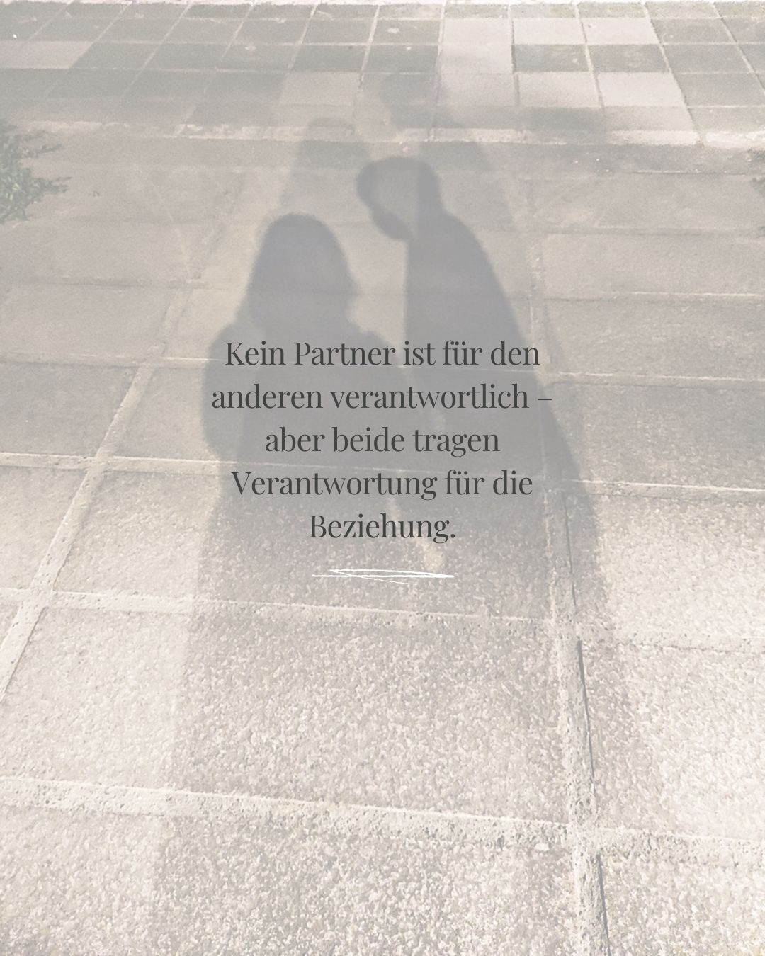 Eine Partnerschaft lebt davon, dass zwei Menschen sich einbringen: mit Offenheit, mit Fürsorge und mit der Bereitschaft, gemeinsam hinzuschauen. Nicht um perfekt zu sein, sondern um verbunden zu bleiben.
#paartherapie #beziehung #partnerschaft #intimität #liebe #achtsamkeit #bewusstsein #sexualtherapie