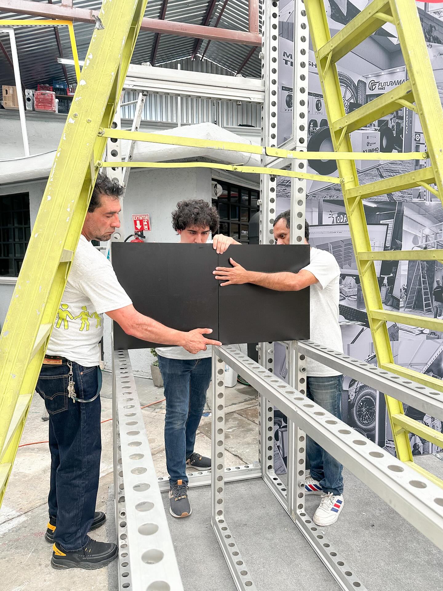 Installing LED screens is not just about technology, it’s about precision and collaboration. Every panel, every connection, every frame depends on a team working together with expertise and trust.
At SISTEXPO, we’re proud of the hands behind the scenes that make our stands shine literally. ✨
#SISTEXPO #WeMakeItHappen #LEDscreens #Teamwork #TradeshowExperts #StandDesign #ExhibitionLife #tradeshowlife