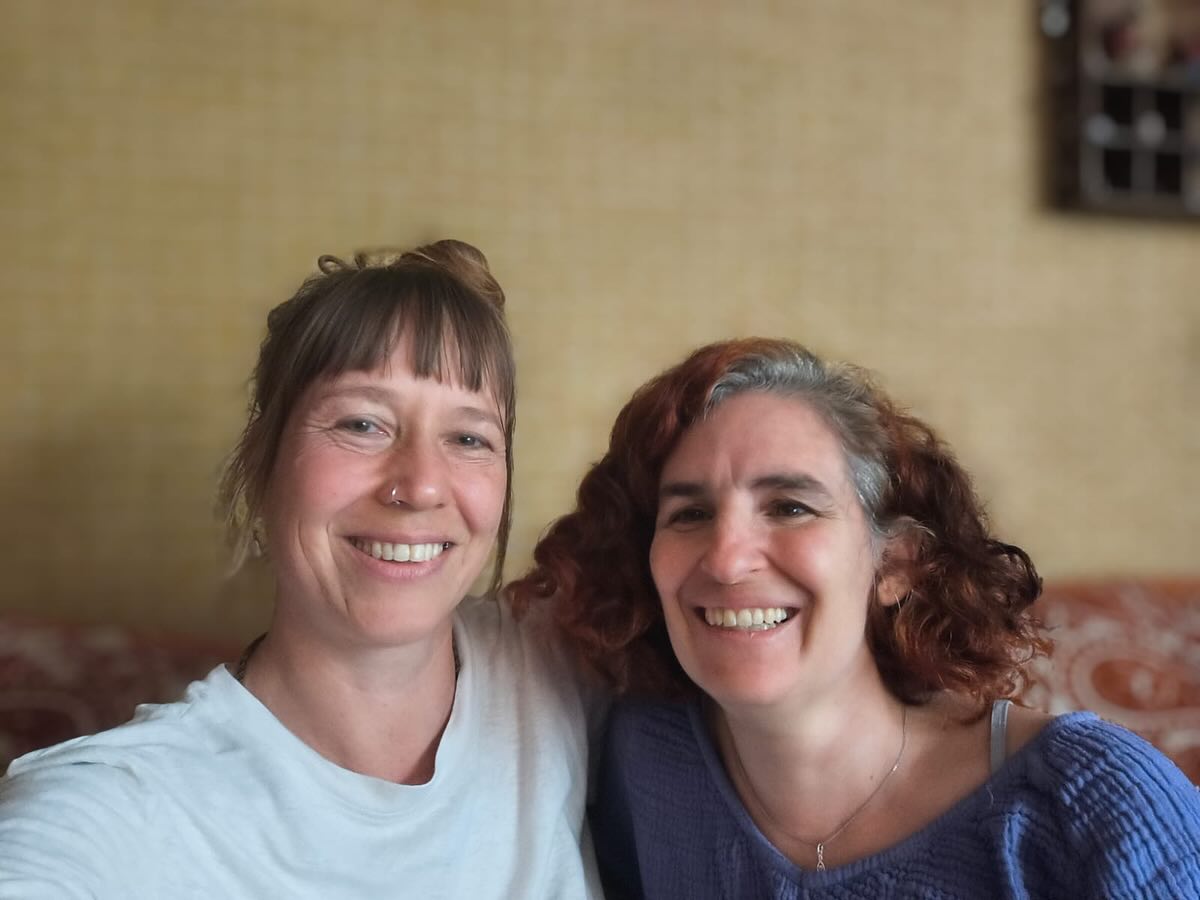 2 for the price of 1!
We are very excited to let you know that Marianne from @the.birthgate and Siri Amrit from @siri_empowering_birth are now a duo team for our holistic kraamzorg services.
After a long search we have found each other and are so happy to be able to support our kraamzorg families together as a team.
We love to create a warm, calm and supportive environment for you to land into as a new family.
The pillars of our care are rest, nutrition and touch.
We look forward to a nourishing collaboration ♥️✨♥️✨