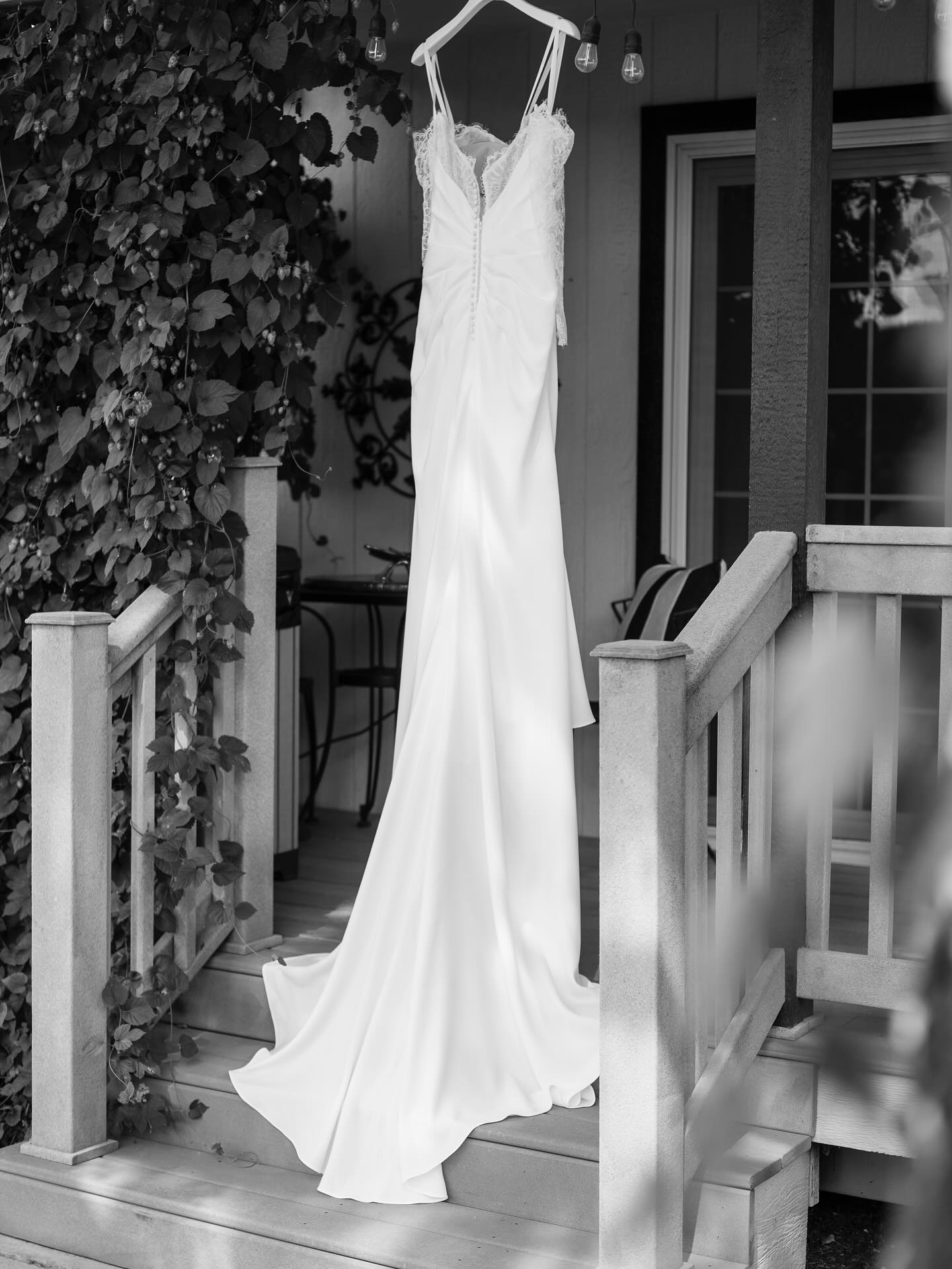 Had a wonderful time taking getting ready photos for a friend. It’s so much fun being part of the excitement before the big moment.