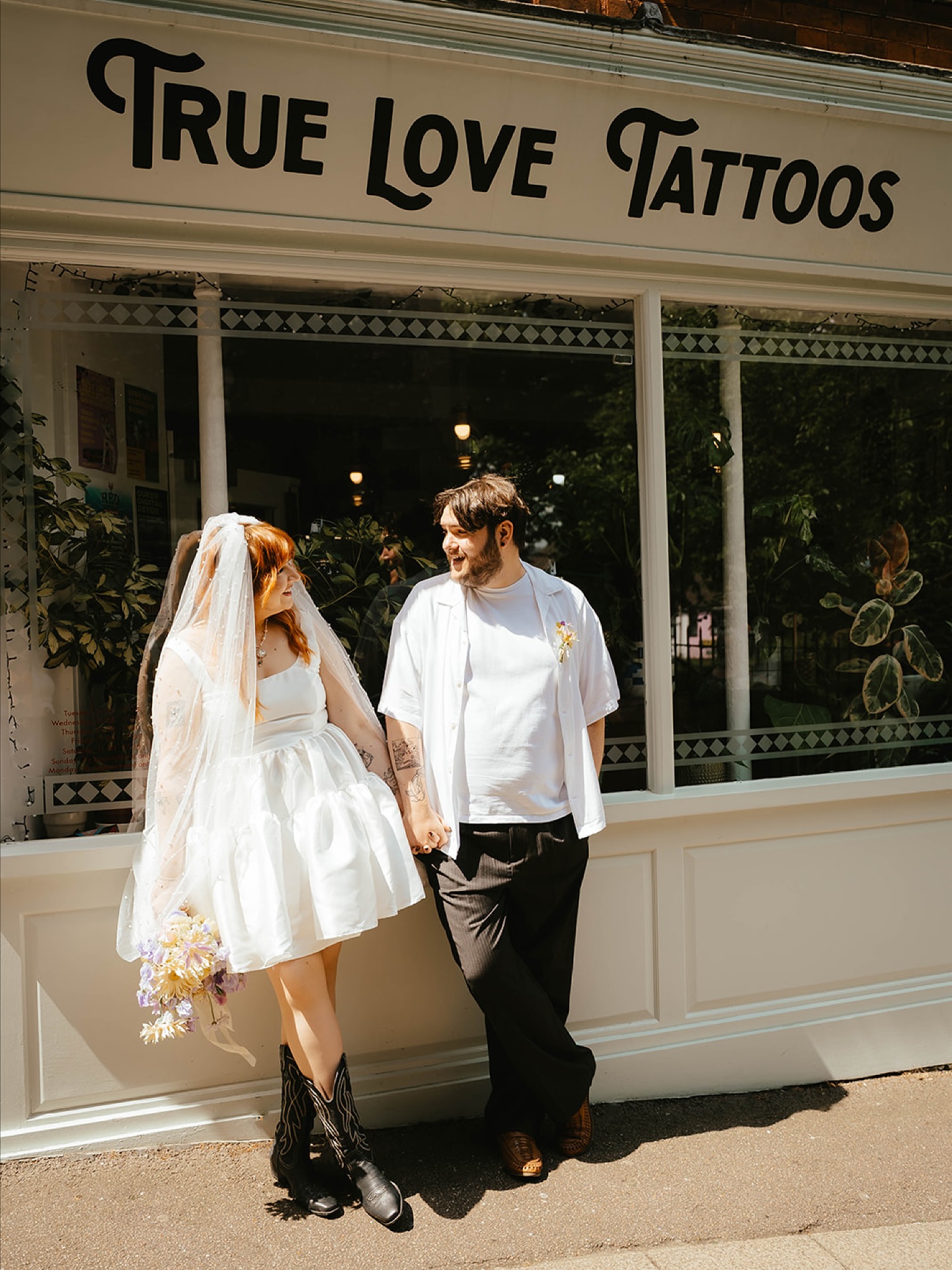 It’s Friday, I’m off to Italy tomo and I couldn’t be happier about it.
Upon my return I will be full steam ahead into prep for the next @alovethingwedding fair which is being held on Sunday 2nd November @norwichartscentre
I’m excited about a break but I’m also super excited about planning for the fair which is going to be epic! I can’t wait to announce who’s on the line up…it’s going to be a cracker 🤘🪩🌸
Concept: @alovethingwedding @ilikepensstudio
Location and venue: @norwichlanes @nacweddings
Models: @_livvid_
Photography: @jessicarenphotography_uk
Stationery: @ilikepensstudio
Cake: @sugarbuttonscakes @edge_by_imogen_davison
Flowers: @wild_flori_
Makeup: @brunettiartistry
Bags: @beadcultlondon
Jewellery: @kano.kano.shop
Celebrant: @ashleighthesunshinecelebrant
Veil: @nayabridal
Clothes: models own