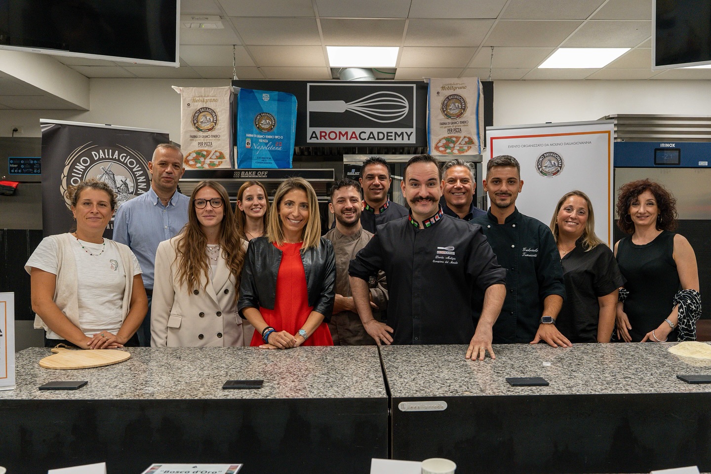 🍕🍕🍕Ecco una serie di scatti fotografici della quarta tappa delle gare regionali della 4ª edizione del “Pizza Bit Competition” presso @aromacademy
🔥🍕 Complimenti ai nuovi semifinalisti:
CHRISTIAN RICCIO -> @christian_riccio_pizzaman
FRANCESCO BARCARO -> @francesco_barcaro
ROMIN KANINA -> @rominkanina
🔥🍕 e a tutti i pizzaioli che hanno partecipato:
ANGELO VACCARI
DOMENICO LUBRANO -> @domenicolubrano_93
LUCA POLCE -> @lucaemariapolce
MASSIMO CHIAPPETTA
Grazie alla giuria e ai nostri partner per questa giornata stupenda: @gambero_rosso
MOLINO DALLAGIOVANNA
PIZZA BIT COMPETITION
AROMACADEMY
#dallagiovanna #molino #molinodallagiovanna #pizzabitcompetition #pizzalover #pizzabit #pizzabitlovers #gamberorosso #aromacademy