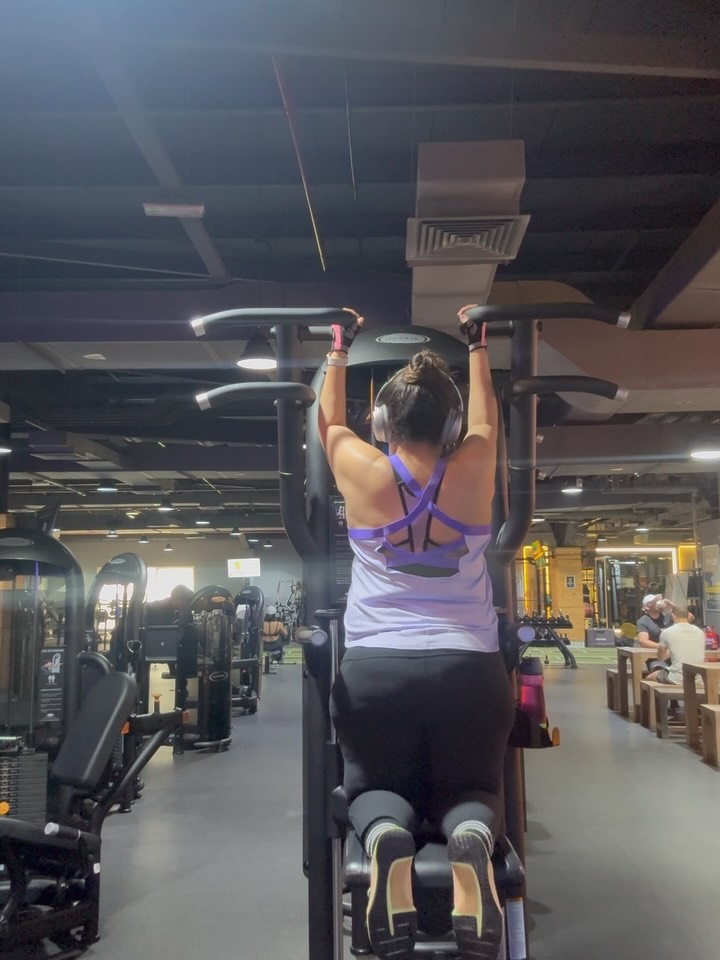 Being consistent and trusting your body—no matter how you feel mentally—is truly the key to success. 💪
Through my health journey, I’ve seen it all: the good days, the tough ones, and the moments when I didn’t feel my best physically or mentally. But showing up, putting in the work, and staying committed has made me stronger in both body and mind.
Now, I trust myself to push harder, even on days when it feels difficult. That trust has become my biggest strength.
✨ My advice for anyone starting this journey:
• Never give up.
• Stay consistent.
• Show up no matter what.
• Don’t compare your progress with others.
Keep going, keep growing, and you’ll feel incredible inside and out. 🌟
#consistencyiskey🔑 #healthjourney #strongereveryday #fitness #fitnessmotivation #wellnessjourney #selfgrowth #keepshowingup