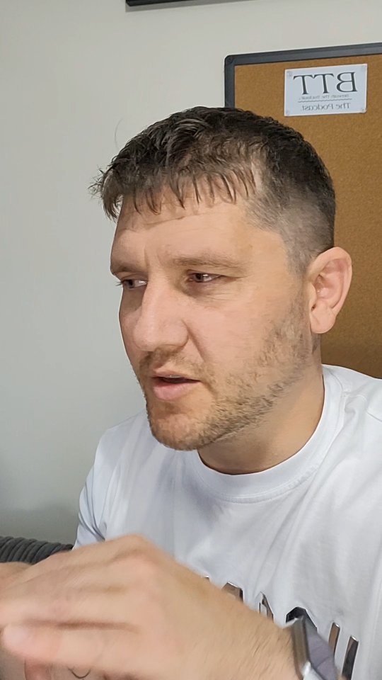 Let's talk MS 🎗🧡
Let's talk nerve pain....
#multiplesclerosis #MSawareness #mswarrior #inthistogether #beneaththetracksuit