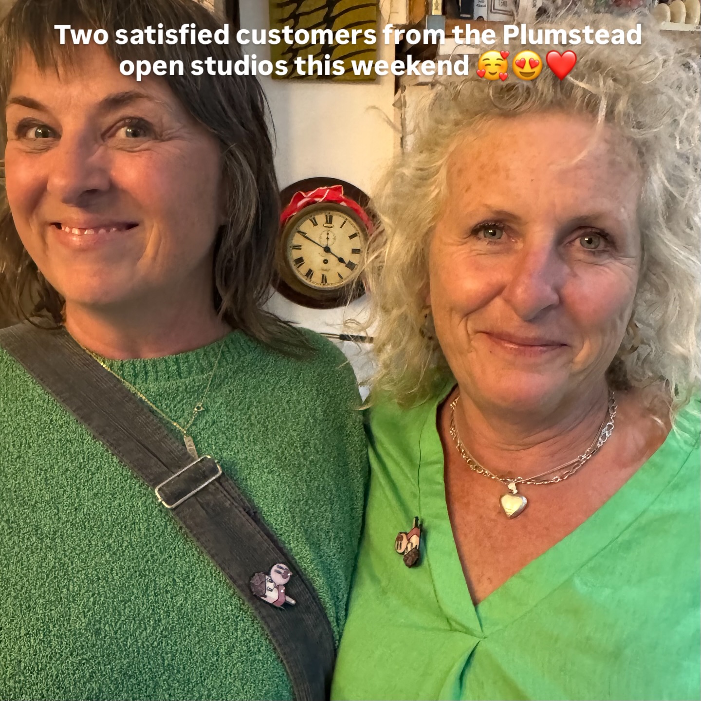 Had a good weekend for sales at the @artplumstead open studios event. People loved the pin badges, especially the lolly one. Two satisfied customers modelling them for me here. Though one has hers upside down and no surprises there 😂😍. Always a joy to be back around the old neighbourhood with it’s friendly faces and community spirit. There are still some available on my website and if you’re the kind of person that shops that far ahead they make great stocking fillers. #artmerch #artmerchandise #pinbadges #stockingfiller