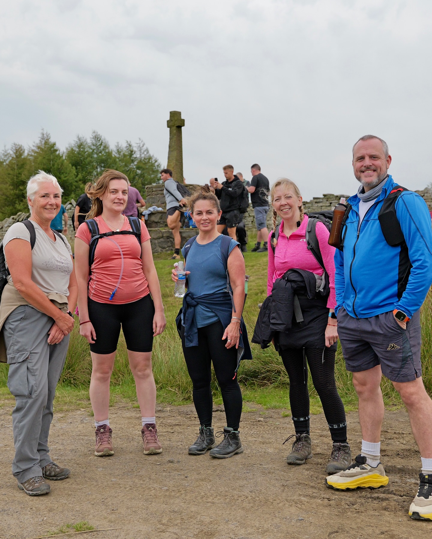 It was the annual Round The Hills Walk today and after a couple of warm-up walks earlier in the summer the club set off early to set a solid hiking pace over the hills of Rossendale!
Really good to see Kate and Kay again as well as picking up a few new members along the way! 😉✨
Big thanks as always to @andy_geelan who keeps spirits up and supports our members all the way to the end. 👍✨
Big thanks also to all the wonderful support crew and businesses that are so kind with their time to help keep the participants comfortable, fed and watered!
@ninjacoffeecompany @the_watertrough Speakman and also the folks at the farm that drops into Water - (let me know who they are so I can tag them! ✨👏