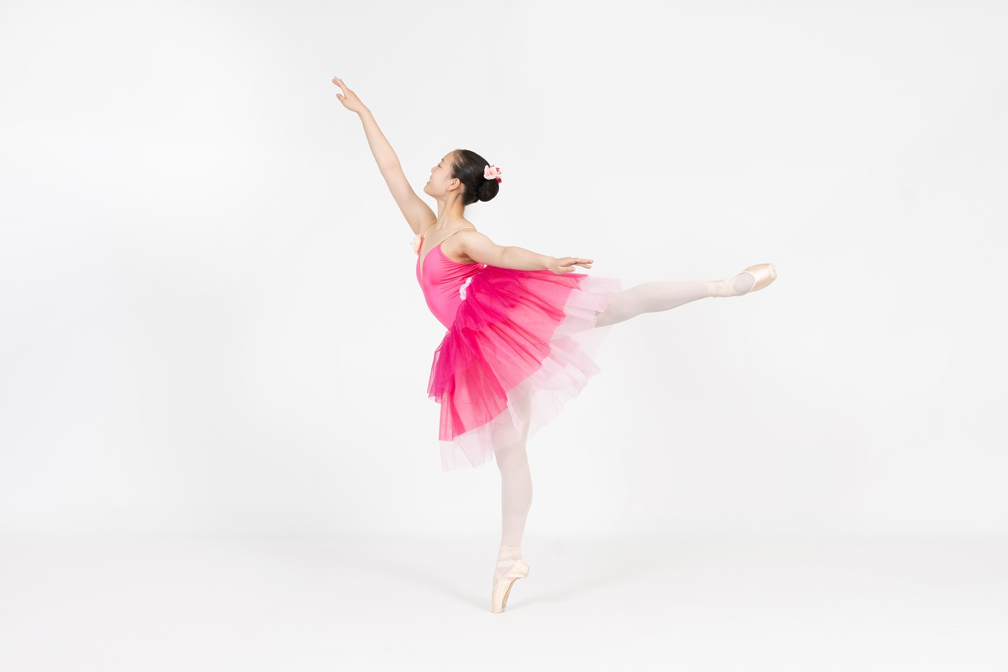 At our studio, we give students the foundation to reach their highest potential — whether for exams, stage, or personal growth. ✨
Parents choose us for professional training, personal attention, and opportunities to shine. 💕#ballet #balletschool #balletstudio #balletphotography #balletstudent #balletclass #firstarabesque #dance #danceschool #dancestudio #danceislife #dancestudent #芭蕾舞 #芭蕾舞學校 #芭蕾 #芭蕾舞學生 #英國皇家芭蕾舞