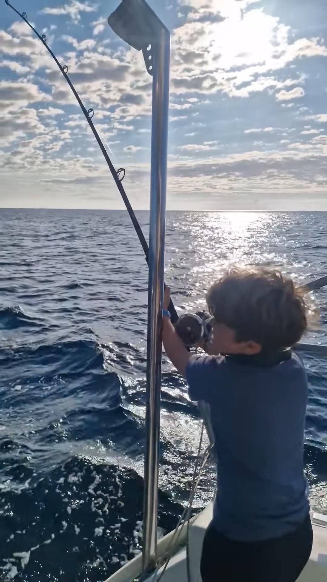 We always keep at least one rod in the water while sailing.
Some days we catch nothing and some sails bring us three tunas.
Our rule is simple: if it is edible, we eat it.
So tonight it was fish tortillas for everyone.
From sea to tortilla. Fresh tuna, avo, mayo, and lettuce. The perfect boat dinner.
#SailingLife #CatchAndCook #FollowThe5un #BoatLife #FreshCatch #SailingFamily #OceanToTable #LifeAtSea #CruisingLife #SailingFamily