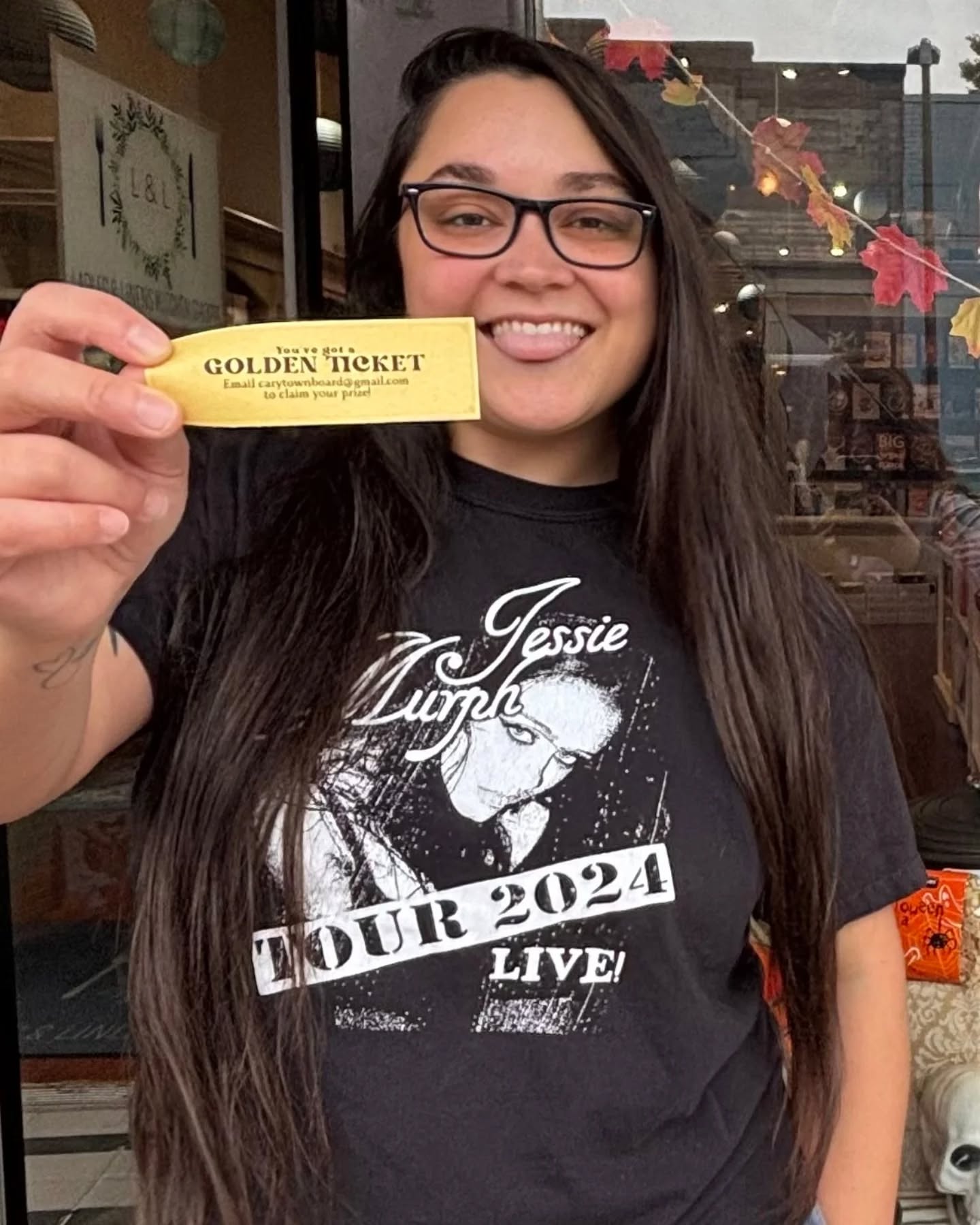 Morgan, this was our favorite pic of you having a blast hunting. And did you work to earn it! Congrats congrats to our third ticket winner!!
The Hunt isn't over, don't wait to find yours! Each bag contains 5 assorted $25 gift cards to participating businesses (including @spiceandtea.richmond), 4 tickets to The Byrd Theatre, and candy. See past posts for those details.
Bars are still available at:
@forloveofchoc
@beastiesrva
@alternativesboutique
@glassboatrva
@ladlesandlinenskitchenshoppe
@worldofmirth
@bbgbbooks
@sugartwine
@merrymakerfinepaper
@plan9music
@shelflifebooksrva
@richmond_olive_oil_co
And don't miss Willy Wonka showing at The Byrd Theatre September 21st at 2 pm.