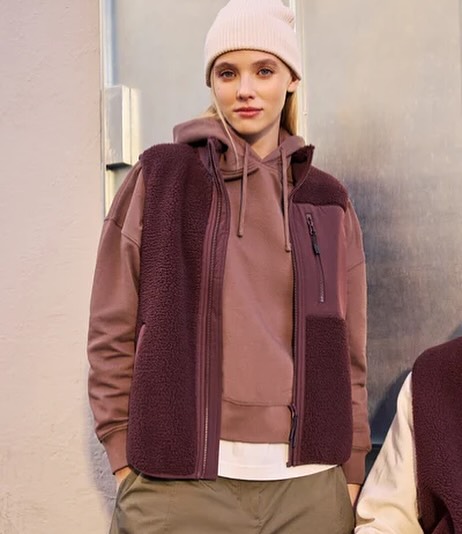 The Liner Gilet now comes in the new red brown colour too, perfect for the colder months!
.
.
#autumn #winter #stanleystella #wearstanleystella #clothing #clothing #printers #decorators #silkscreen #screenprinting #ink #colour #print #embroidery #directtofilm #directtogarment #product #garment #tshirt #hoodies #screenprintinglife #shirt #retail #gilet