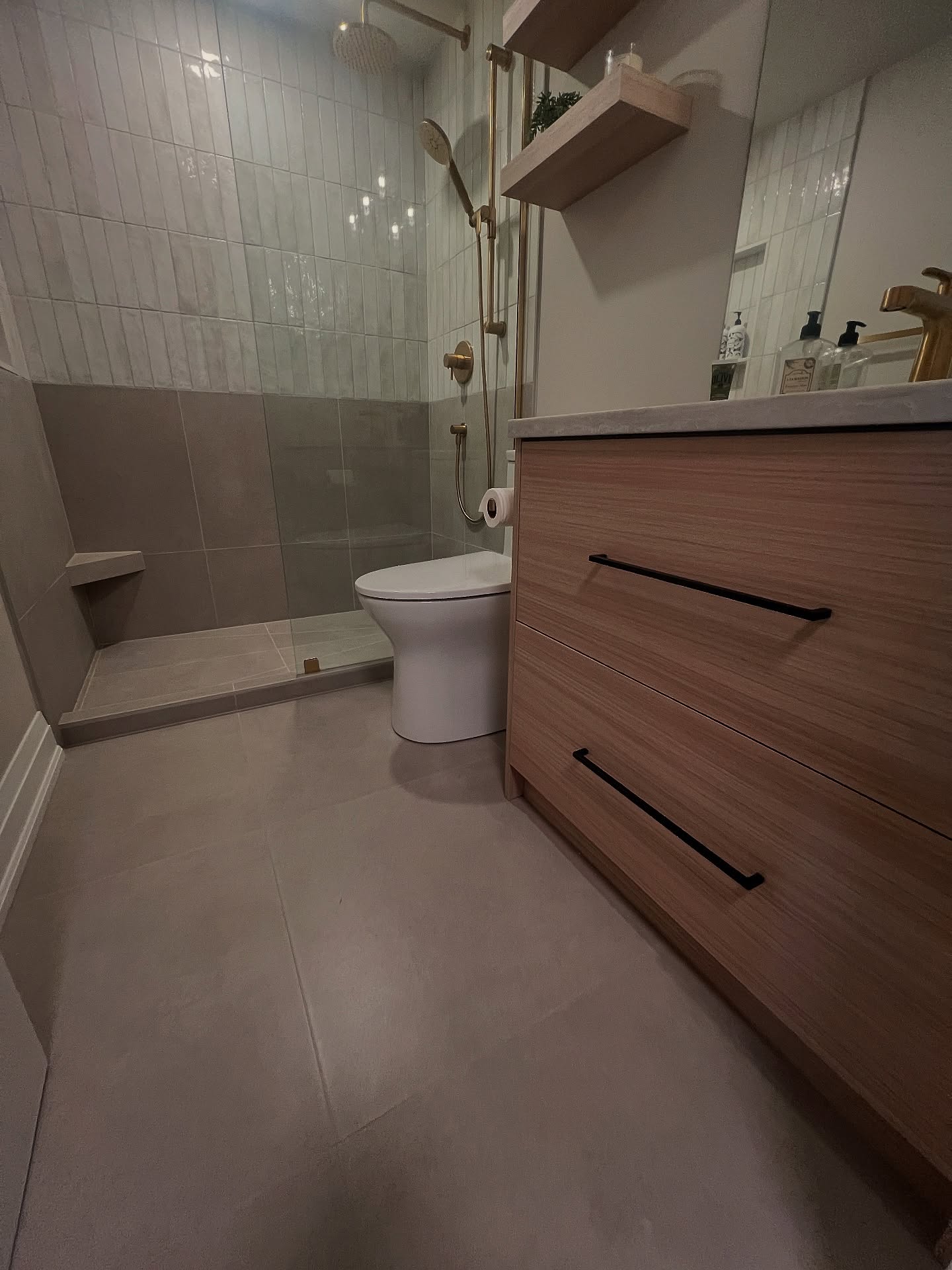 Small bathroom transformation. Removed the bathtub for a custom shower.
-
Creative Craftsmen Delivering Quality 🍁
-
📞-(905) 869-4761
📧 - info@hhconcepts.ca
-
#bathroom #hamilton #burlington #oakville