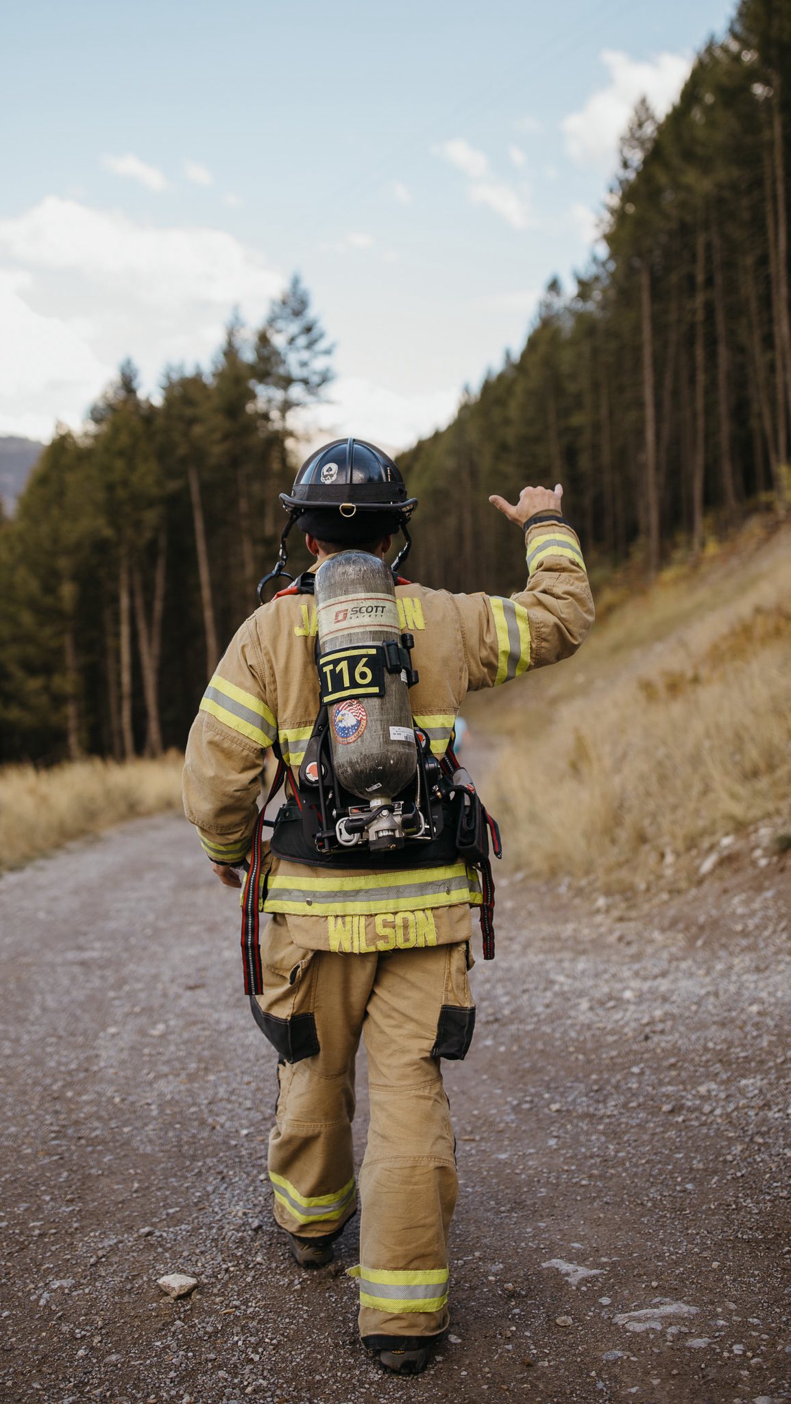 It’s the final day to give with #oldbills2025 and we have one final message from Fire Marshall Raymond Lane.
@jh_fire_ems is deeply embedded in the day to day safety of our community. Thank you for your support of the Jackson Hole Fire/EMS Foundation this Giving Season, ensuring that those who show up to serve you everyday have the best support available.
#jhfireemsfoundation #jhfireems #tetoncountywyoming #onefamily #communitystrong #jacksonholefireems #firstresponders #firstresponders #oldbills2025 #supportlocal #community