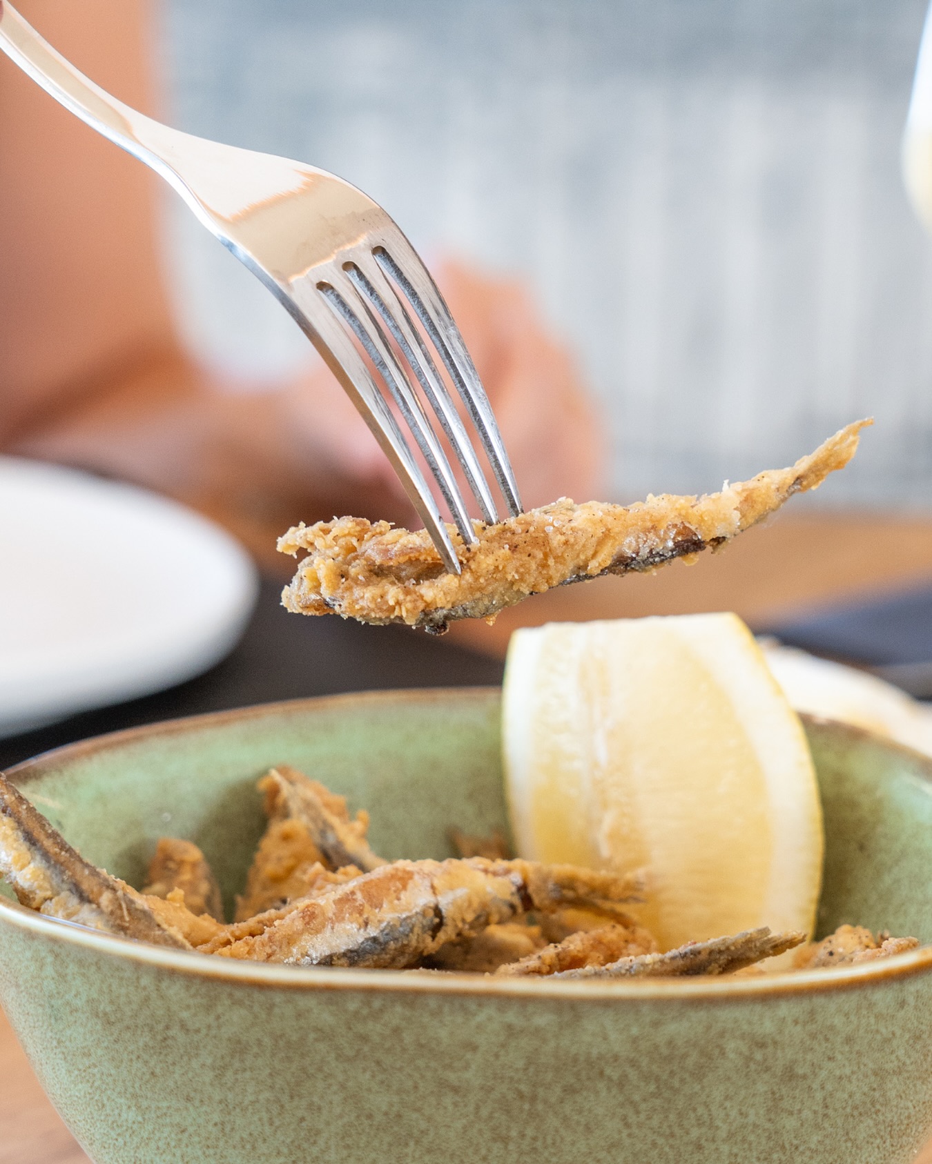 Descubre nuestro pescadito frito 🐟🍋
Crujiente, dorado y con ese sabor a mar que nunca pasa de moda. Un clásico que se disfruta mejor al centro de la mesa y con buena compañía.
¡Te esperamos! ✨
📍 Port d’Aiguadolç, Sitges
📲 A través de nuestro teléfono 936 001 332 o en nuestra web
#restaurante #OlaveSitges #SaboresDelPuerto #restaurantemediterraneo #olave #sitges #portsitges #restaurantesitges #menuarroz #arroces #mariscos #pescadosfrescos #carnes #sabormediterraneo #tapas #gastronomia #food#restaurantesenbarcelona #mediterraneancuisine #portdaiguadolç #foodiesbarcelona