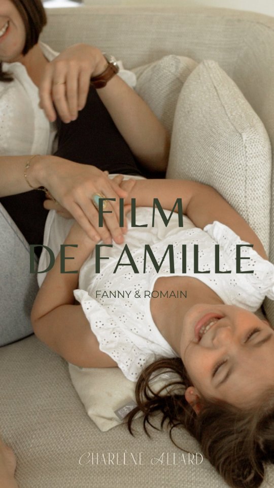 Et si vos enfants se souvenaient de vous... exactement comme ça !
Pas d'artifice. Pas de mise en scène.
Juste un mercredi à la maison et tout ce qui fait leur vie de famille : un jeu de cartes qui dérape en chamaillerie, un cache cache qui se transforme en câlins, un gâteau au chocolat qui déborde sur les lèvres des plus gourmands.
Un film pour garder en souvenir l'ambiance qui règne dans leur foyer et surtout l'amour. Pour tout cette énergie dépensée au quotidien qui nous fatigue.
Ce film pour leur rappeler que même au milieu du chaos il reste l'essentiel : l'amour.
#filmdefamille #videastefamille #vidéaste44 #grandchampdesfontaines #photographemaman